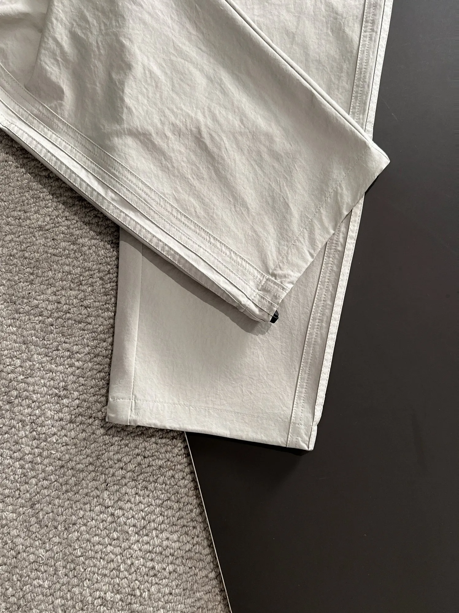 🅿️400 next day shipping Dior 2025 spring and summer new elastic band casual pants, thin counter custom fabrics, high breathability and comfort, impeccable details, brand element design concept, reflecting high quality. It feels delicate and soft! Not easy to wrinkle! It presents a casual cut and the upper body shape is great! Size: M-3XL