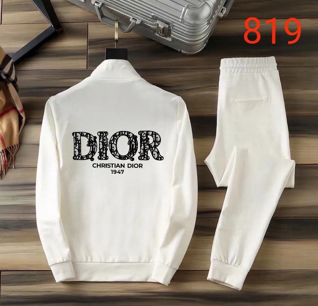 🅿️420 [DIOR Dior] (Fat Man Gospel) hot-selling suit is coming. Focus on the original version of the official website. 2025 new hot-selling cardigan sweater suit. The original order is the best product. 🇭🇰The meticulous work of top designers is dedicated to a fitting and perfect upper body effect. All-natural high-quality Roman cotton 100%, close-fitting comfort, noble and elegant! Original hardware embodies elegance and nobility! Counter size: M-5XL (maximum wear up to 220 pounds)