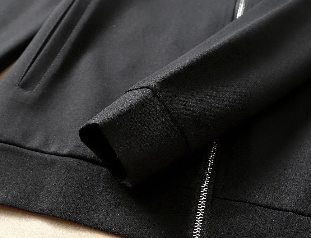 🅿️420 [DIOR Dior] (Fat Man Gospel) hot-selling suit is coming. Focus on the original version of the official website. 2025 new hot-selling cardigan sweater suit. The original order is the best product. 🇭🇰The meticulous work of top designers is dedicated to a fitting and perfect upper body effect. All-natural high-quality Roman cotton 100%, close-fitting comfort, noble and elegant! Original hardware embodies elegance and nobility! Counter size: M-5XL (maximum wear up to 220 pounds)
