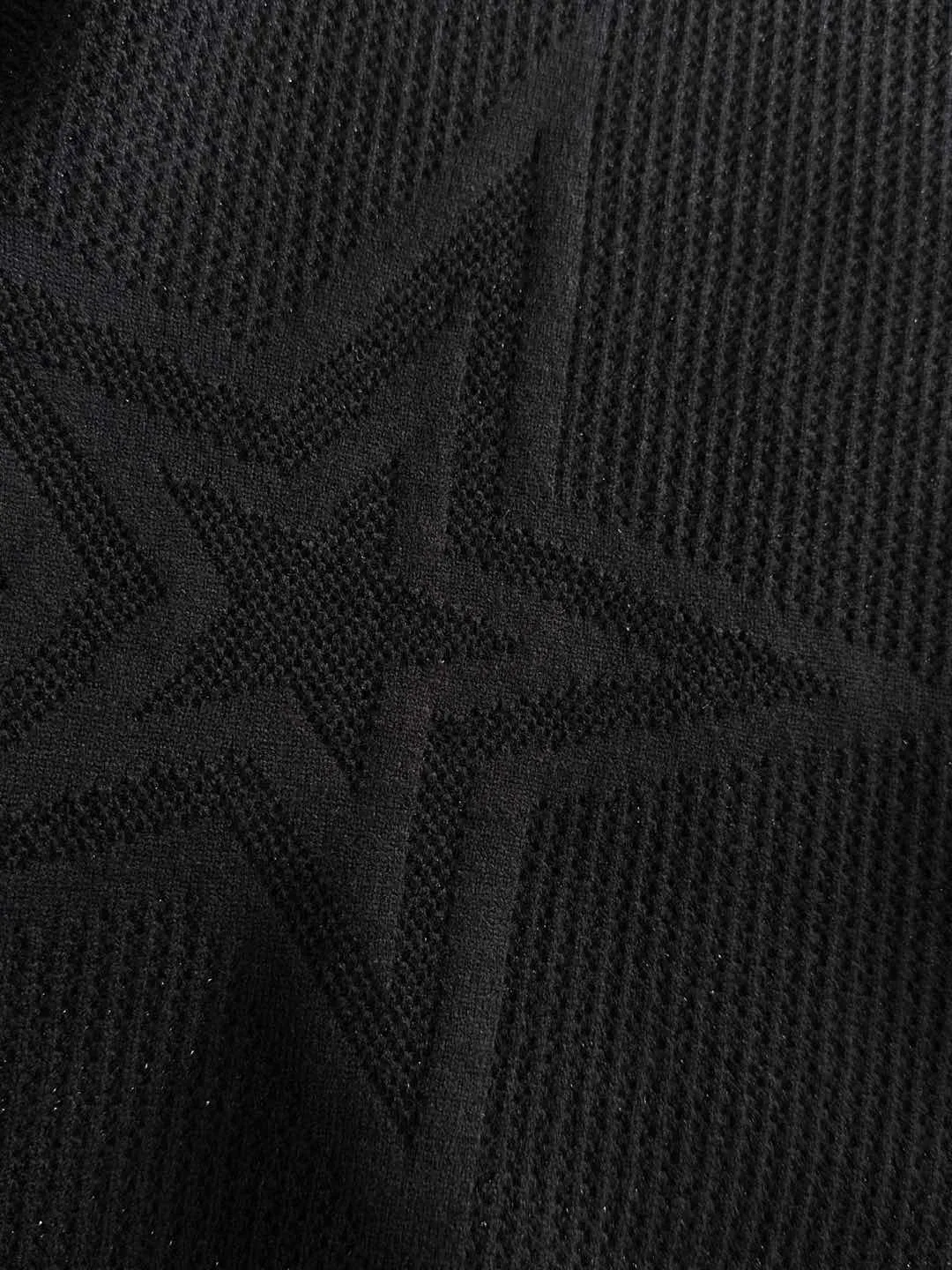 🅿️380 next day shipping Dior 2025 official website latest round neck sweater for autumn and winter, popular models are on sale at the same time at the counter! Specially made of wool blended fabric. It feels comfortable and can be directly in contact with the skin. The logo badge is exquisitely embroidered, which is extremely eye-catching! The details highlight the fashionable charm of big brands. Exquisite workmanship. Three-dimensional cutting style. The wearing effect is invincible and handsome! All three standards are complete! Size: M-3XL