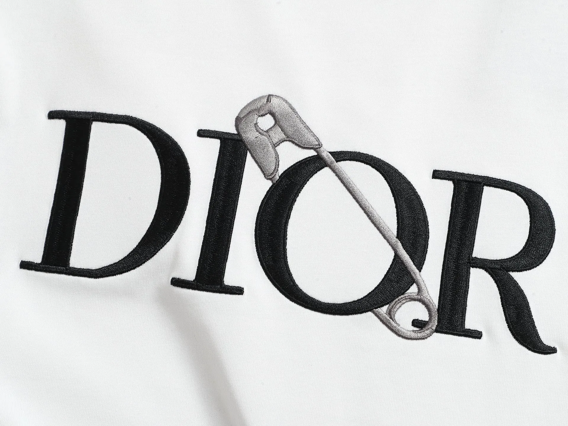🅿️170 DIOR Dior 2025 SS spring and summer new short-sleeved T-shirt with letter embroidery design, made of 240g double-ply double yarn cotton fabric. The fabric has been washed and treated to make it more comfortable to the touch. Complete with three labels. Color: White Black Size: XS-L