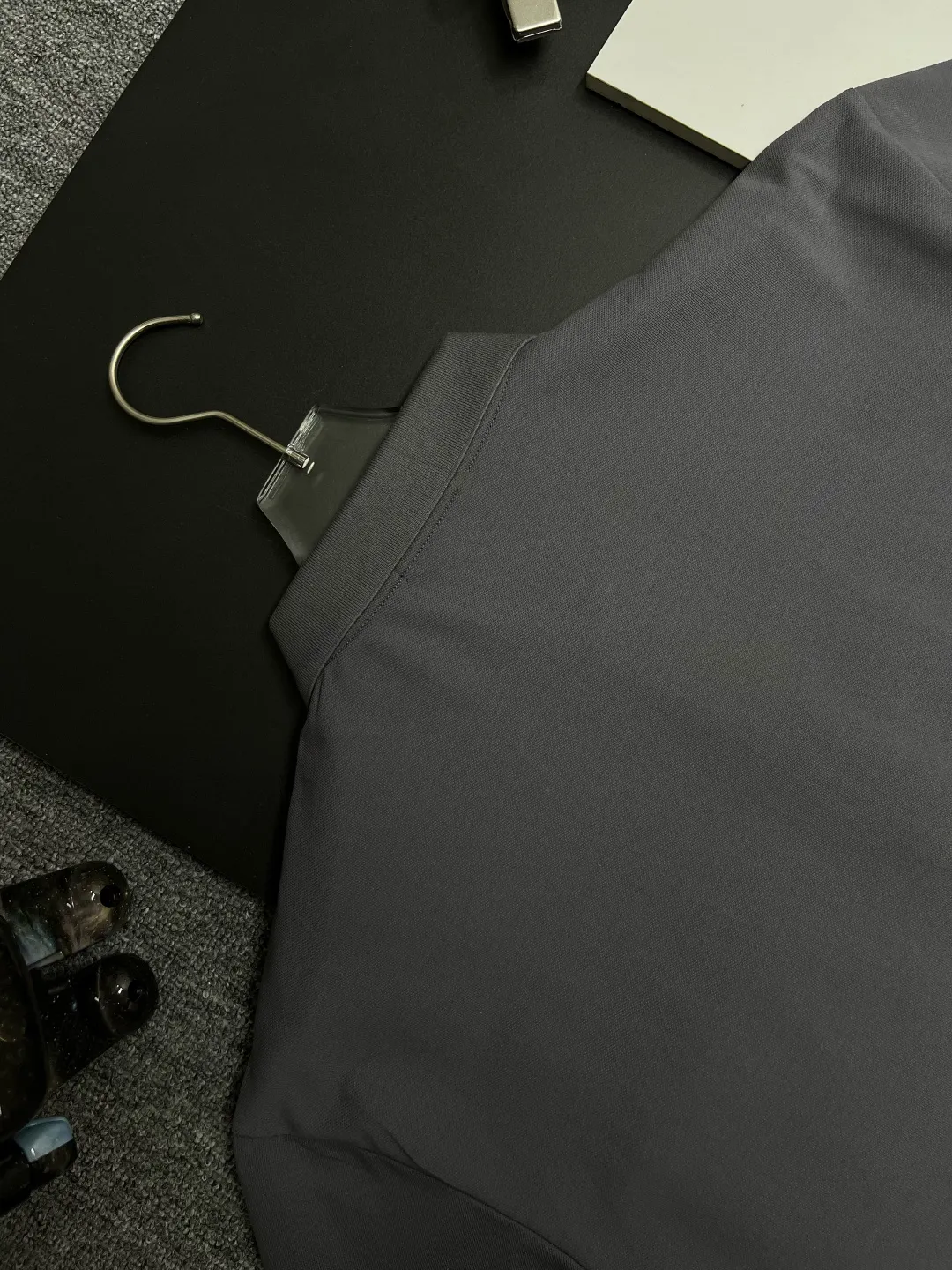 🅿️220 DIOR Dior Pocket New Polo Shirt Original fabric Original customized accessories Official same style Made of 210 grams of mercerized pique fabric, customized same vat dyed fabric Very comfortable and smooth to the touch Very wide and stylish Produced by a first-line brand OEM factory Imported Behringer embroidery machine The embroidery is full and textured The collar ribs are woven with imported yarn and will not deform after long-term wear The latest style for spring and summer, fashionable and individual Super versatile and good-looking. It is very suitable for both men and women. It is a must-have item. Color: black, white, gray. Size: M-3XL