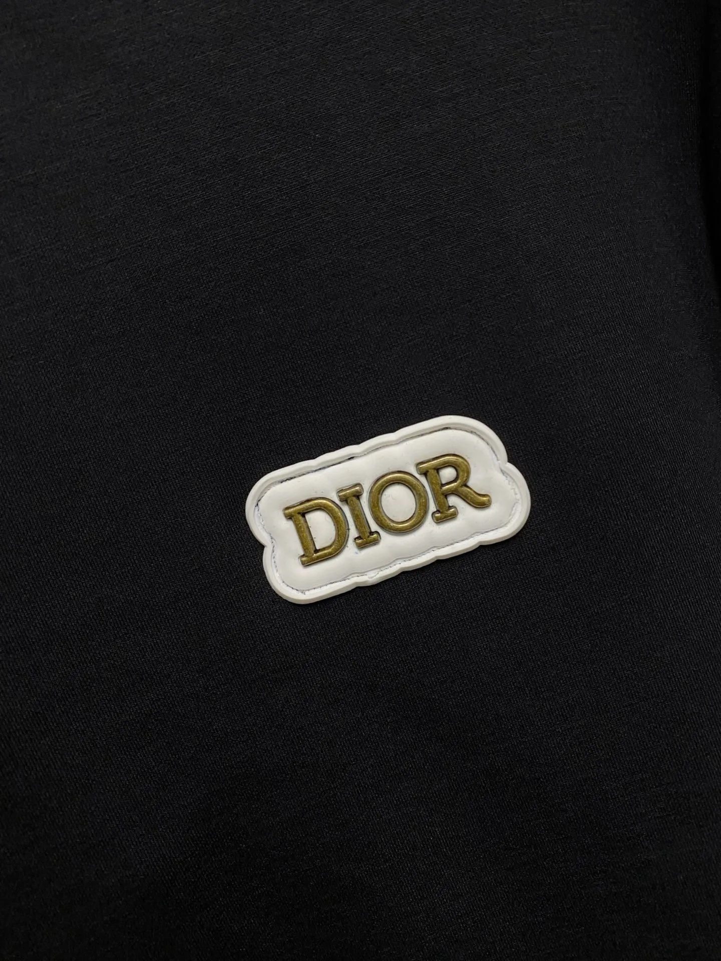 🅿️720 Dior hot-selling suit is coming. Focus on the original version of the official website. 2025 new hot-selling cardigan suit. The original order is the best. 🇭🇰The meticulous work of top designers. It has a fitting and perfect upper body effect. All-natural high-quality Tencel Roman cotton 100%, close-fitting comfort, noble and elegant! Original hardware embodies elegance and nobility! Counter size: M-3XL (maximum wear up to 190 pounds)