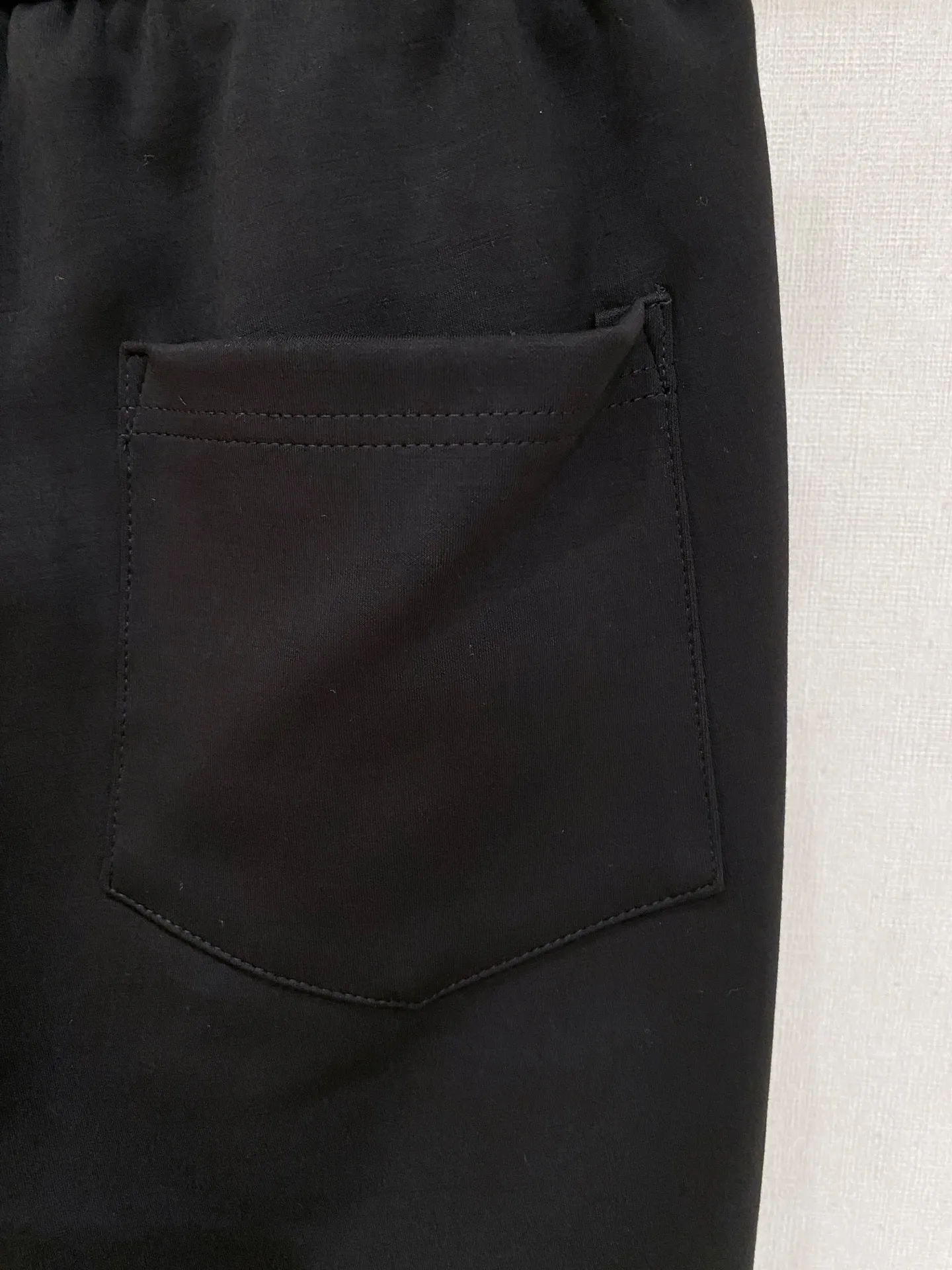 🅿️720 Dior hot-selling suit is coming. Focus on the original version of the official website. 2025 new hot-selling cardigan suit. The original order is the best. 🇭🇰The meticulous work of top designers. It has a fitting and perfect upper body effect. All-natural high-quality Tencel Roman cotton 100%, close-fitting comfort, noble and elegant! Original hardware embodies elegance and nobility! Counter size: M-3XL (maximum wear up to 190 pounds)