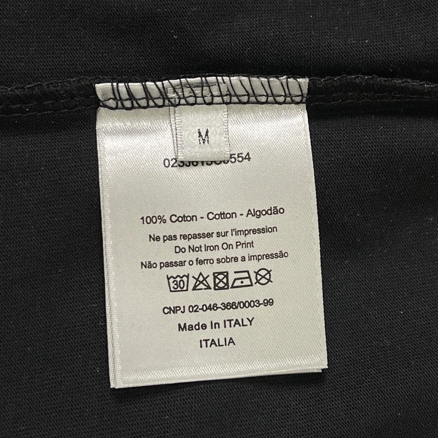 🅿️190 /A89 DIOR Dior fabric upgrade, using 300 full grams of fabric, patch embroidery, suede foam printing on the back panel, high-end craftsmanship, exclusive for new models, same style for men and women, casual loose fit short sleeves, high-end customization, high version, fashionable and versatile, imported fabrics, super soft and delicate feel, skin-friendly and comfortable to wear, high-end boutique High-temperature washing process to ensure that it does not deform or shrink. It is a comfortable and beautiful piece for summer wear! A must-have item for beauty and age reduction! The surface is super fine and smooth, uniform, delicate and soft. It is comfortable to wear and can easily create a cool summer feel. It is easy to hold the upper body and become the focus of the street in minutes. Color: Black and White Size: S-XL