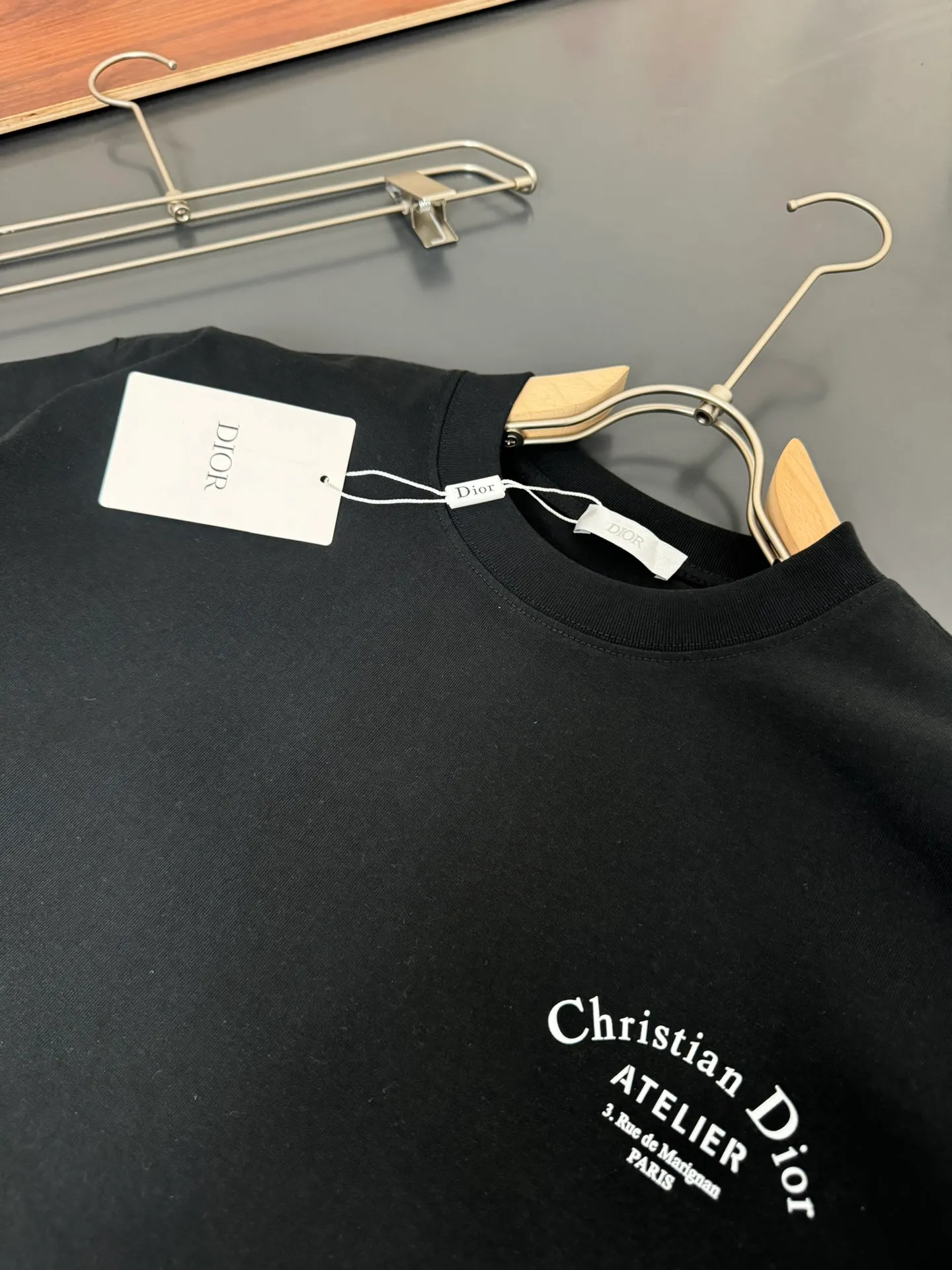 🅿️200 DIOR*Dior*320g heavyweight pure cotton t-shirt, thick, breathable and loose fit. Printed logo design. Spring and summer new round neck fashionable short-sleeved t-shirt. Comfortable against the skin, durable and easy to wear. Meticulous original craftsmanship. A must-have for casual and versatile colors. Color: black white. Size: S M L XL XXL
