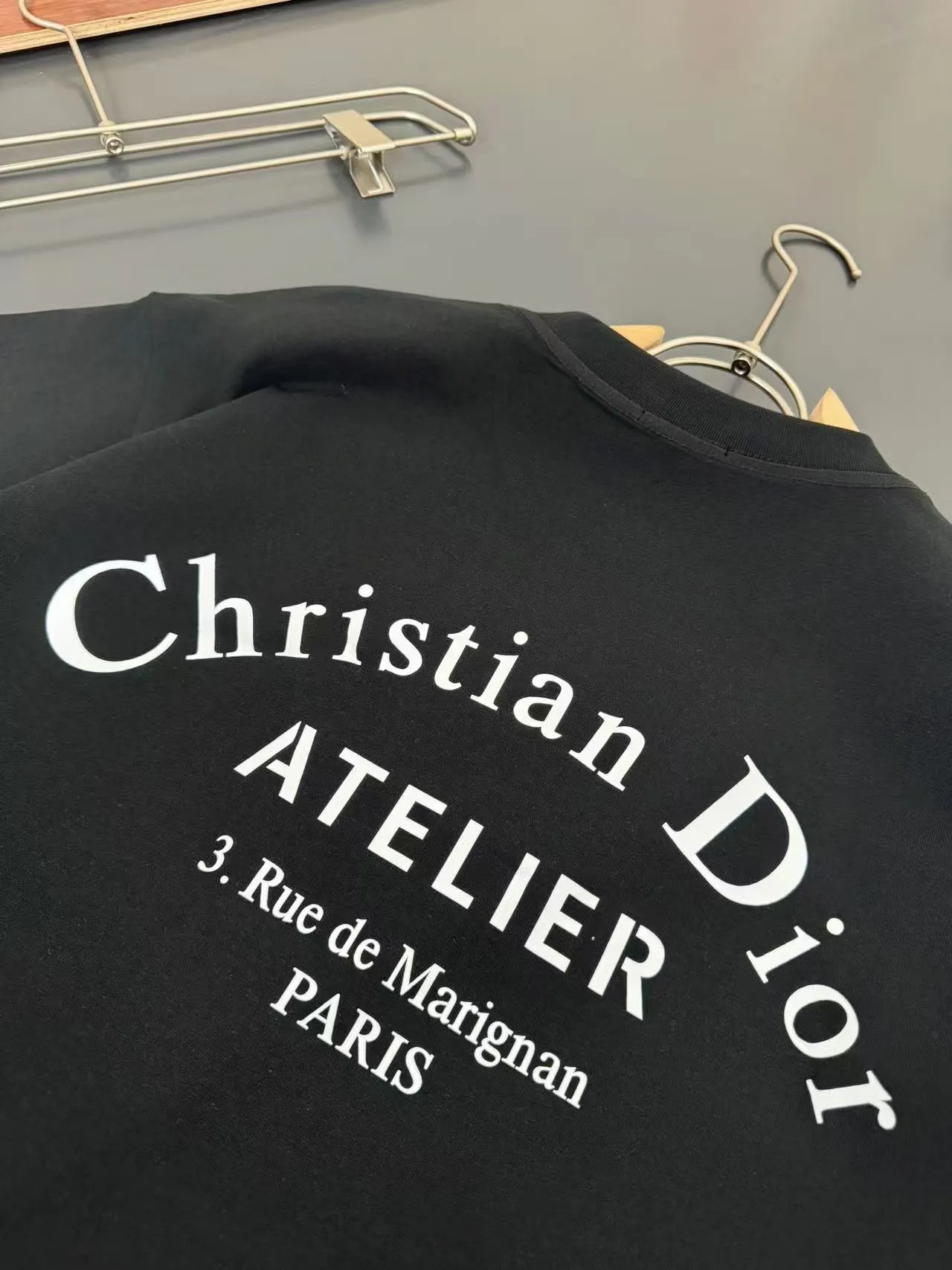 🅿️200 DIOR*Dior*320g heavyweight pure cotton t-shirt, thick, breathable and loose fit. Printed logo design. Spring and summer new round neck fashionable short-sleeved t-shirt. Comfortable against the skin, durable and easy to wear. Meticulous original craftsmanship. A must-have for casual and versatile colors. Color: black white. Size: S M L XL XXL