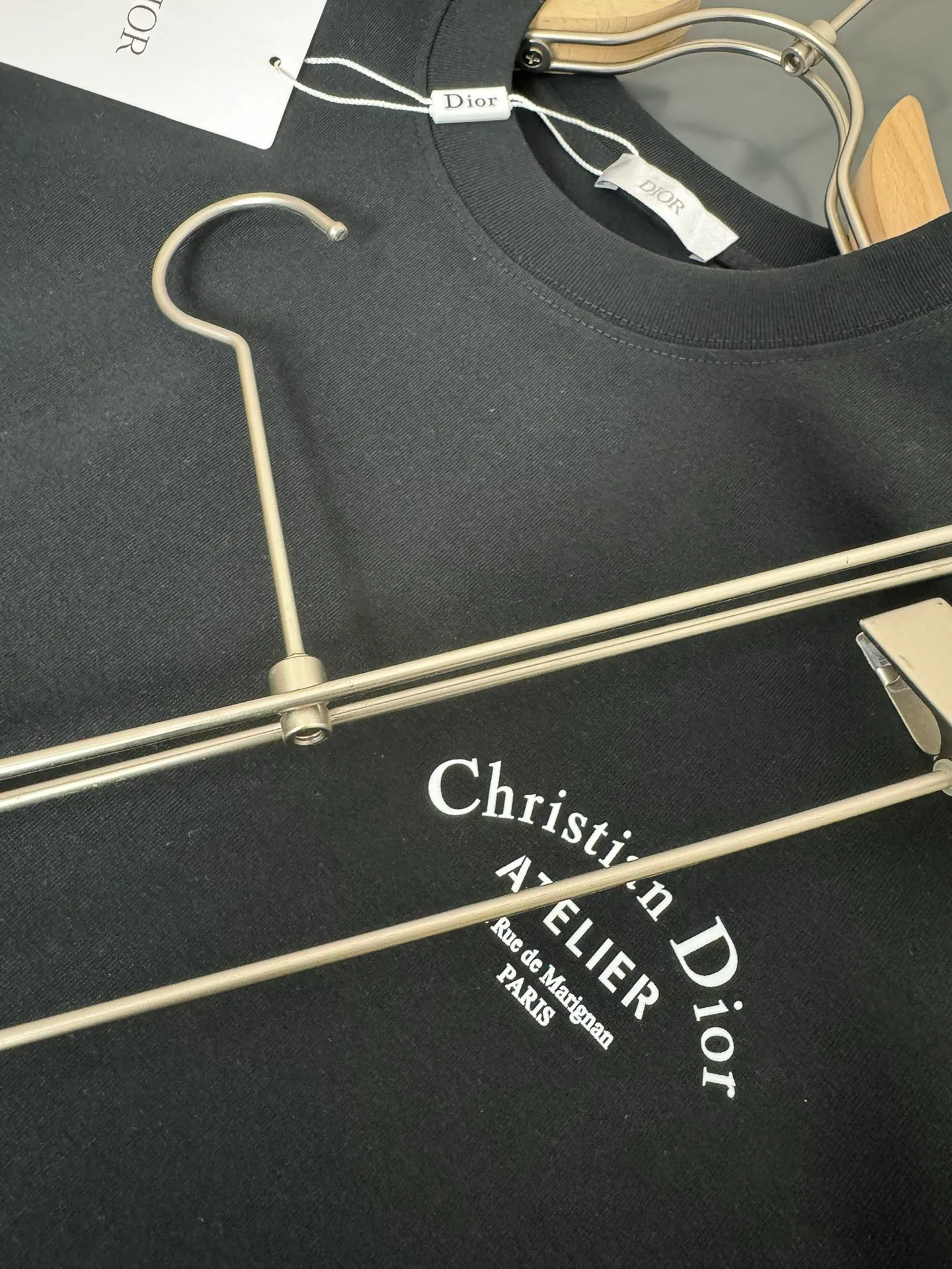 🅿️200 DIOR*Dior*320g heavyweight pure cotton t-shirt, thick, breathable and loose fit. Printed logo design. Spring and summer new round neck fashionable short-sleeved t-shirt. Comfortable against the skin, durable and easy to wear. Meticulous original craftsmanship. A must-have for casual and versatile colors. Color: black white. Size: S M L XL XXL