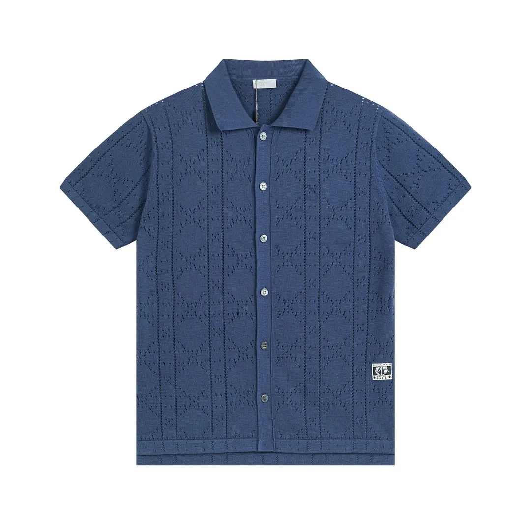 🅿️260 Dior CD2024SS diamond-shaped hollow knitted lapel POLO. European and American style early spring new small label cannage pattern hollow knitted short-sleeved polo cardigan casual fashion shirt The fabric is made of 150D/48F polyester special-shaped light long fiber yarn + 40 double-ply ring-spun pure cotton yarn. The Y version is purchased, disassembled and cut off the hem fabric, and sent to a professional inspection and testing agency to analyze the yarn count data. A 24-needle cylindrical jacquard loom imported from Italy is used to weave the gray fabric. The gray fabric is washed and shaped in the cylinder to produce the finished fabric. It uses an infrared cutting machine for typesetting, and the positioning flower letter logo is cut by hand, and it is matched with 26s cotton yarn-dyed ribbing. Blue/apricot, same style for men and women! Size: XS-L.