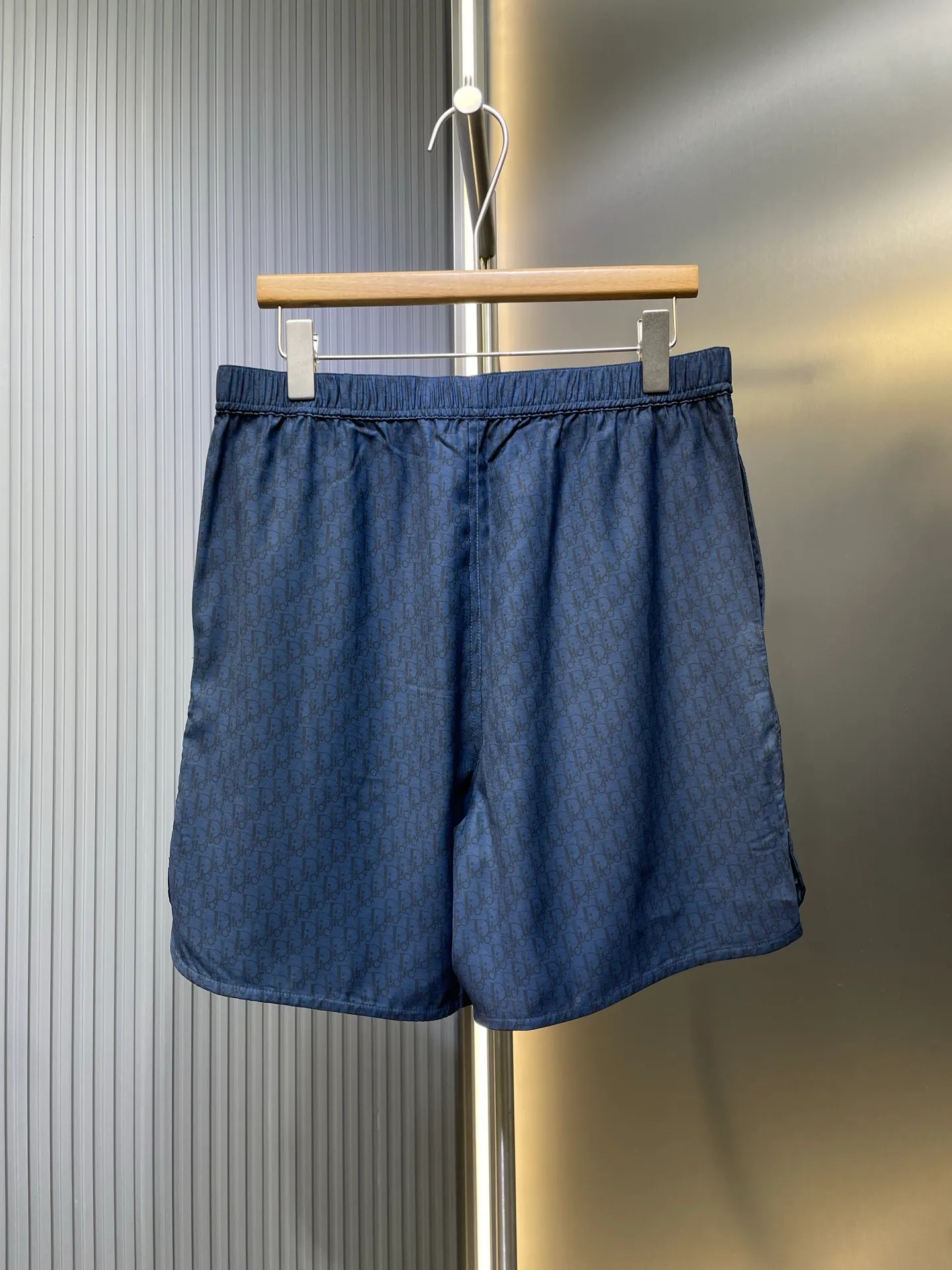 🅿️430 Dior 🌟【Top original order】2025ss all-over logo print suit shorts. The new model highlights the classic Oblique print. Crafted from blue mulberry silk and cotton blend, it features a peaked lapel collar and arc-shaped hem for a casual style. Pair with the matching pieces for a sophisticated summer look. Size: S-XL