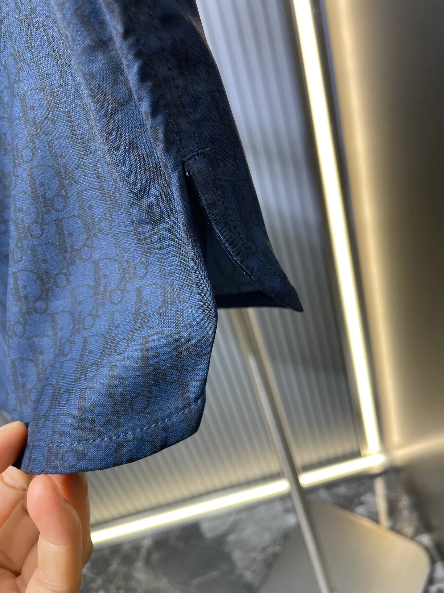 🅿️430 Dior 🌟【Top original order】2025ss all-over logo print suit shorts. The new model highlights the classic Oblique print. Crafted from blue mulberry silk and cotton blend, it features a peaked lapel collar and arc-shaped hem for a casual style. Pair with the matching pieces for a sophisticated summer look. Size: S-XL