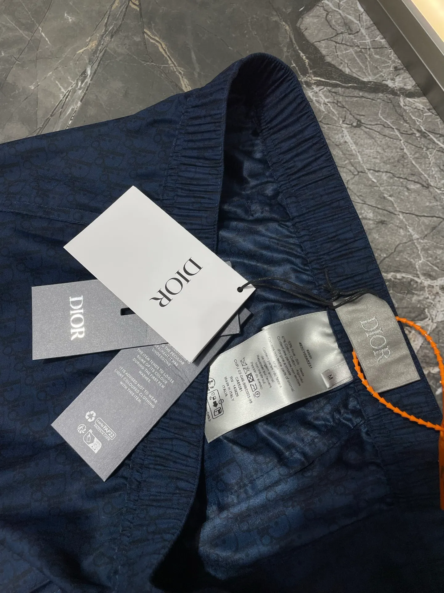 🅿️430 Dior 🌟【Top original order】2025ss all-over logo print suit shorts. The new model highlights the classic Oblique print. Crafted from blue mulberry silk and cotton blend, it features a peaked lapel collar and arc-shaped hem for a casual style. Pair with the matching pieces for a sophisticated summer look. Size: S-XL