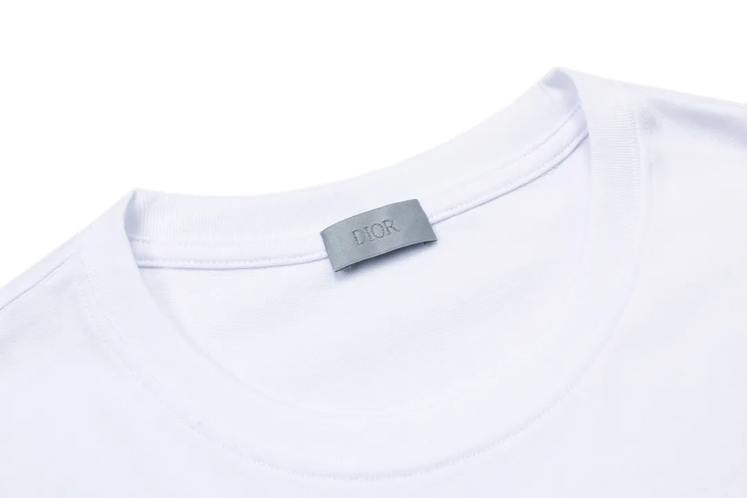 🅿️170 Dior 2025 new high-density embroidery hot-printed letter logo couple style short-sleeved T-shirt ·Customized 260g 100% double yarn pure cotton fabric ·Imported Tajima machine embroidery technology ·Defined dyeing 32 double-strand threads ·Collar label and hangtag main mark and three labels complete Color: White Size: XS S M L