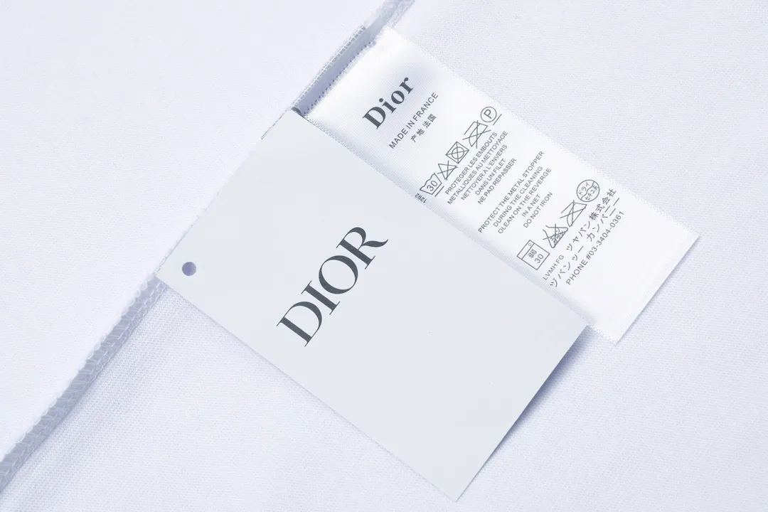 🅿️170 Dior 2025 new high-density embroidery hot-printed letter logo couple style short-sleeved T-shirt ·Customized 260g 100% double yarn pure cotton fabric ·Imported Tajima machine embroidery technology ·Defined dyeing 32 double-strand threads ·Collar label and hangtag main mark and three labels complete Color: White Size: XS S M L