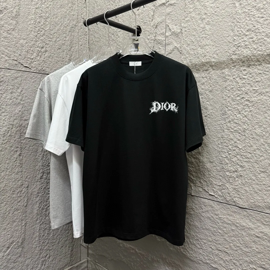 🅿️180 Dio* Dior 2025 spring and summer new style Classic splash lettering front and back printing Simple and elegant Customized double yarn plain cotton fabric Short-sleeved T-shirt Uniform for men and women Color: Black White Angora Red Size: S (90-130 catties) M (120-150 catties) L (140-165 catties) XL (160-180 catties) XXL (180-210 pounds)