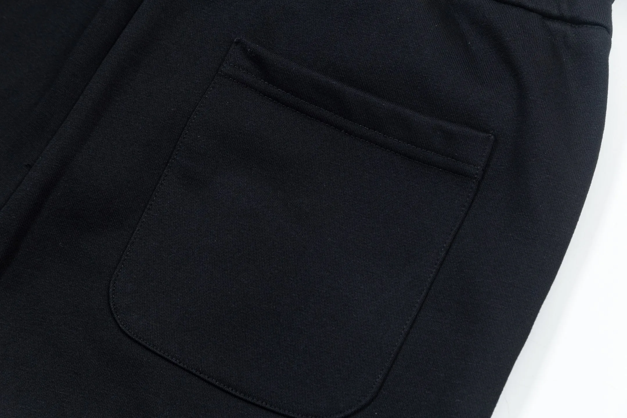 🅿️200 DIOR 2025 new model, light luxury, daily commuting for men and women, high-density embroidered CD letter logo, hand-painted graffiti embellishment, casual shorts ·Customized terry fabric ·Adjustable elastic waist design ·Waist label tags, three wash marks complete Color: Black Size: S M L XL