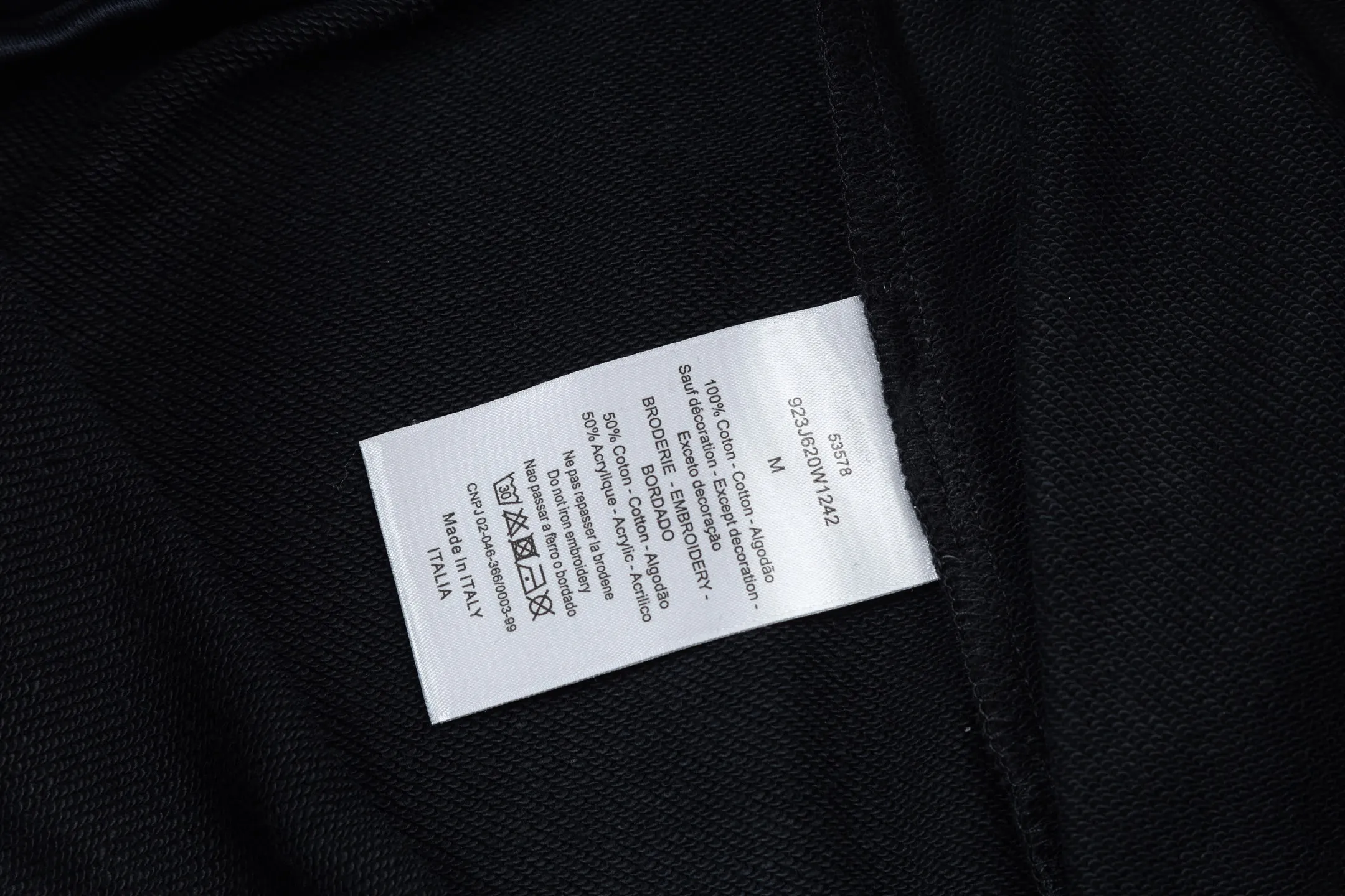 🅿️200 DIOR 2025 new model, light luxury, daily commuting for men and women, high-density embroidered CD letter logo, hand-painted graffiti embellishment, casual shorts ·Customized terry fabric ·Adjustable elastic waist design ·Waist label tags, three wash marks complete Color: Black Size: S M L XL