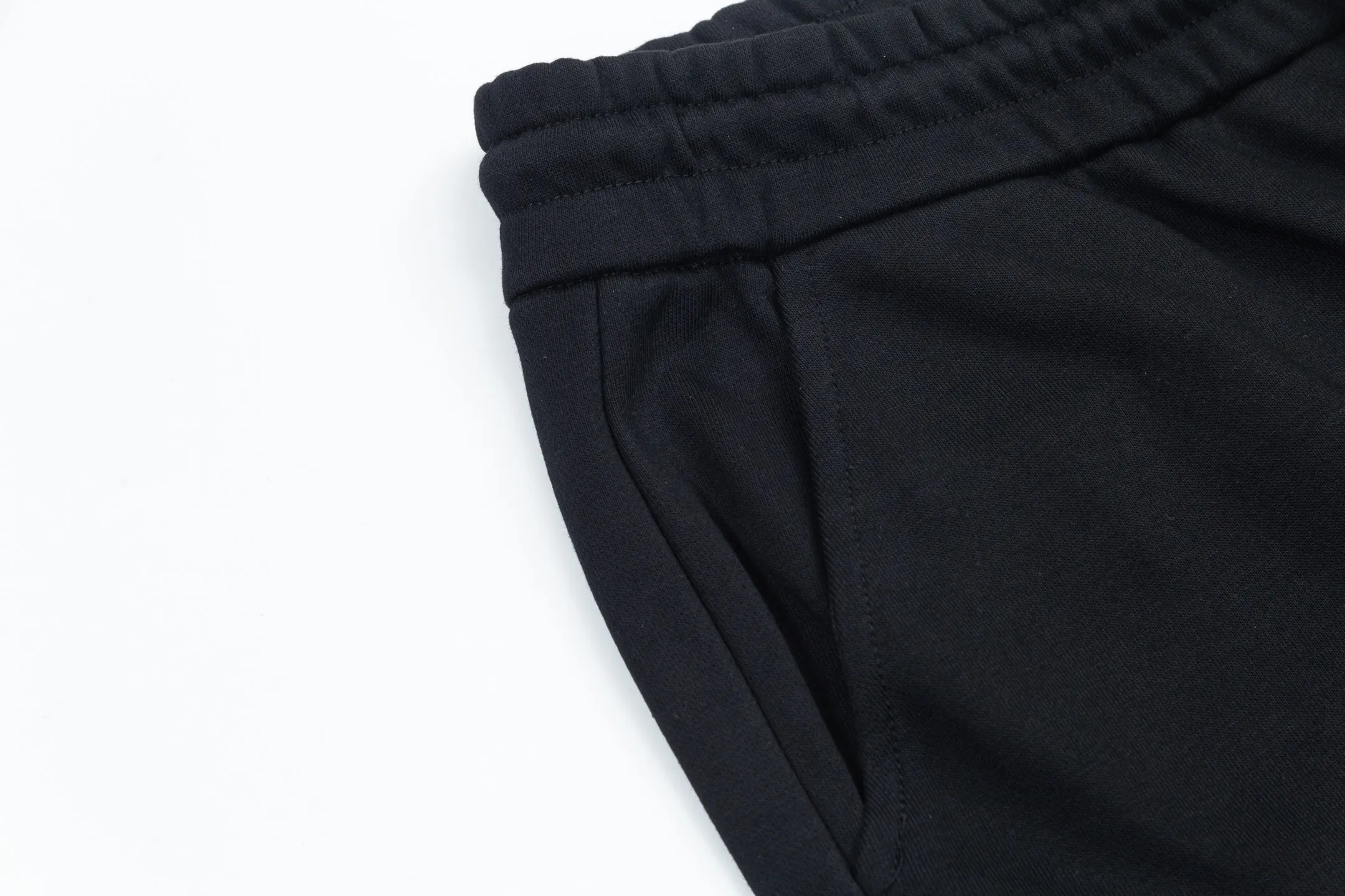 🅿️200 DIOR 2025 new model, light luxury, daily commuting for men and women, high-density embroidered CD letter logo, hand-painted graffiti embellishment, casual shorts ·Customized terry fabric ·Adjustable elastic waist design ·Waist label tags, three wash marks complete Color: Black Size: S M L XL