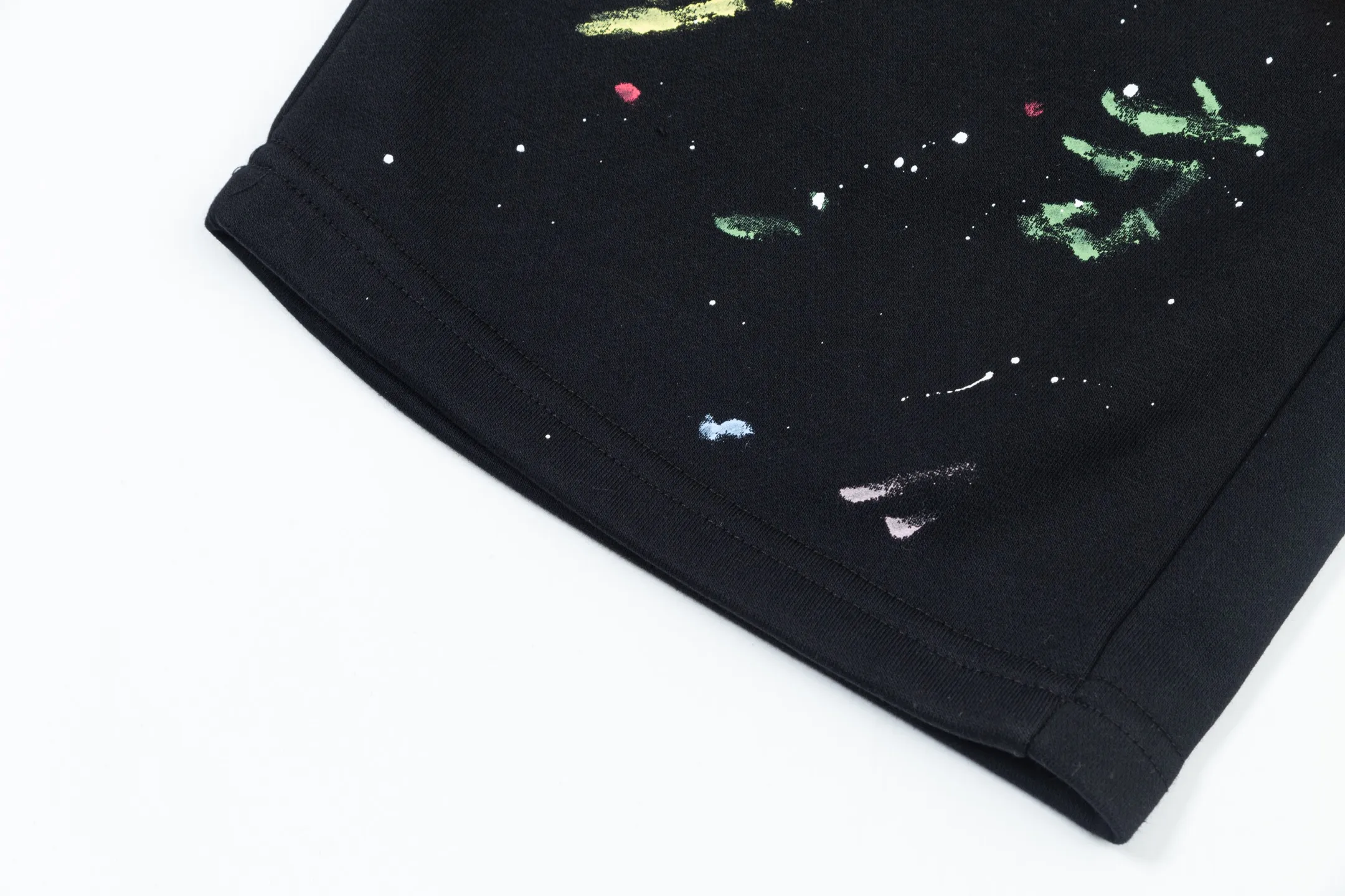 🅿️200 DIOR 2025 new model, light luxury, daily commuting for men and women, high-density embroidered CD letter logo, hand-painted graffiti embellishment, casual shorts ·Customized terry fabric ·Adjustable elastic waist design ·Waist label tags, three wash marks complete Color: Black Size: S M L XL