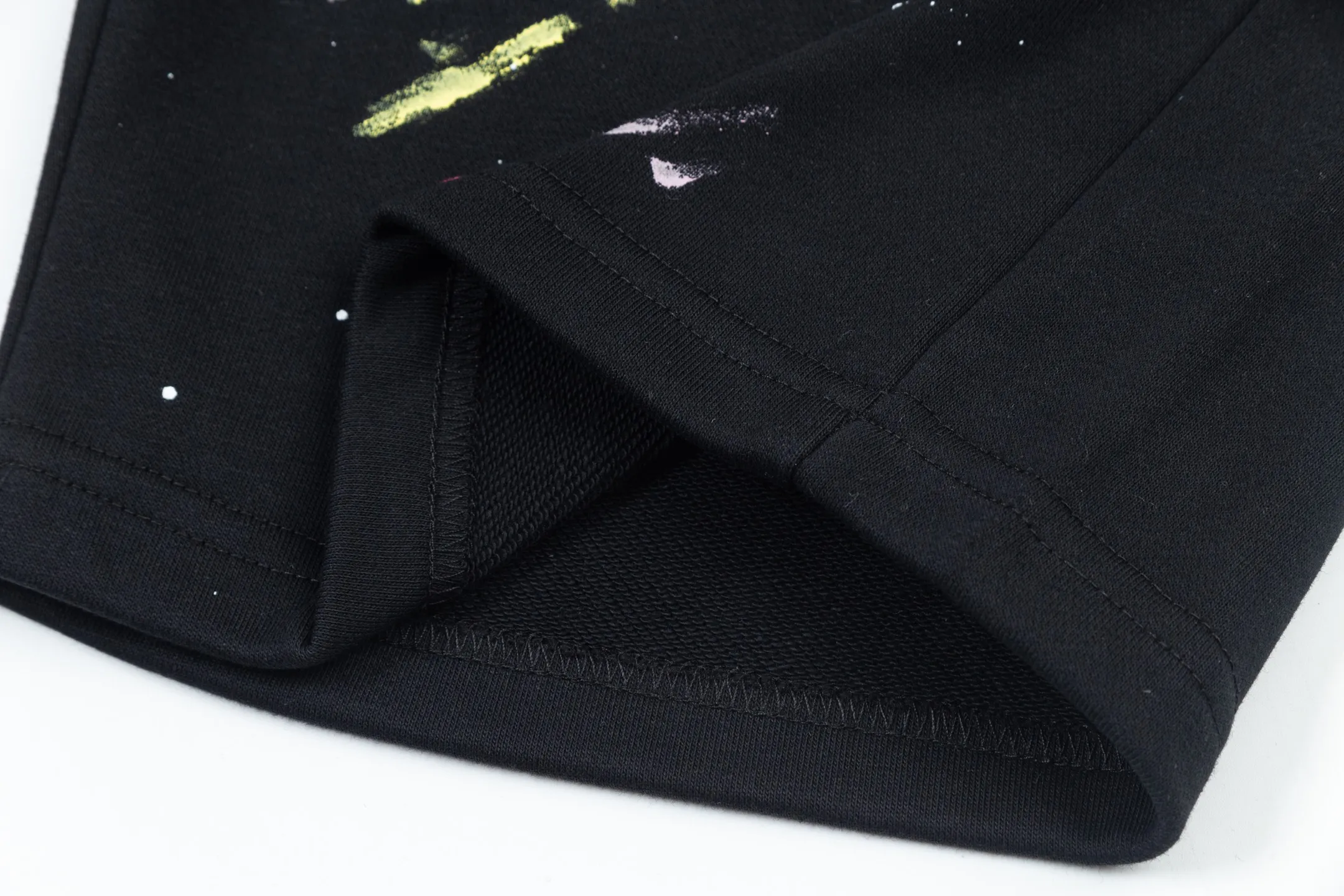 🅿️200 DIOR 2025 new model, light luxury, daily commuting for men and women, high-density embroidered CD letter logo, hand-painted graffiti embellishment, casual shorts ·Customized terry fabric ·Adjustable elastic waist design ·Waist label tags, three wash marks complete Color: Black Size: S M L XL