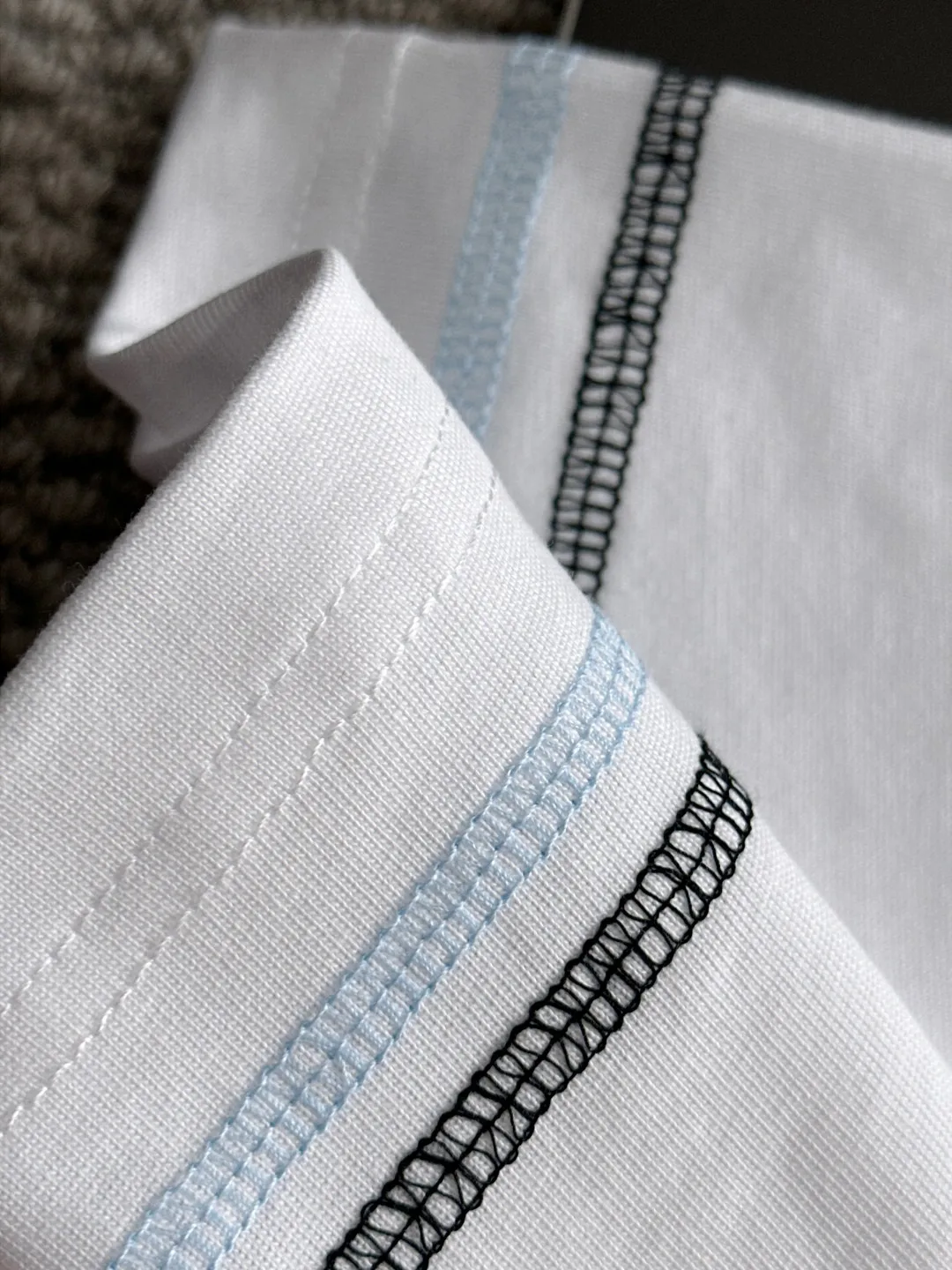 🅿️270 shipped next day Dior 2025 spring and summer new style (top quality, differentiated currency) launches short-sleeved double-yarn pure cotton fabric, early spring catwalk style, personalized and exclusive style, same style for men and women, using imported custom-dyed fabrics, back collar, chain bottom, fully shoulder-covering, no deformation or shrinkage when exposed to water, SIZE: M to 3XL