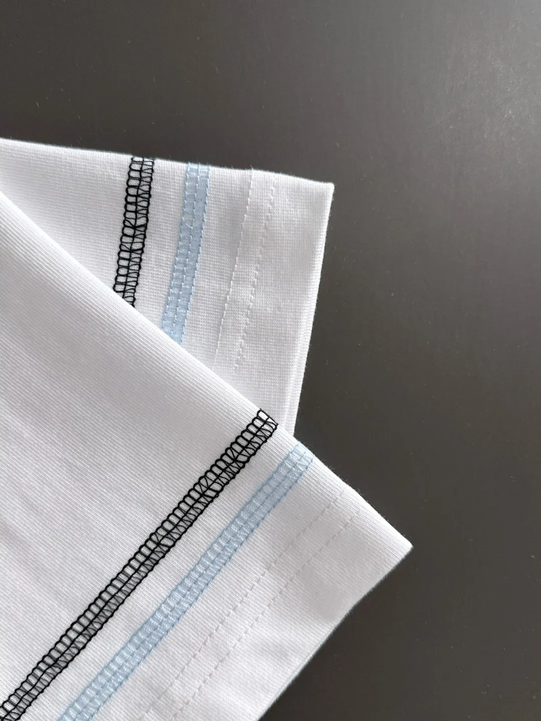 🅿️270 shipped next day Dior 2025 spring and summer new style (top quality, differentiated currency) launches short-sleeved double-yarn pure cotton fabric, early spring catwalk style, personalized and exclusive style, same style for men and women, using imported custom-dyed fabrics, back collar, chain bottom, fully shoulder-covering, no deformation or shrinkage when exposed to water, SIZE: M to 3XL