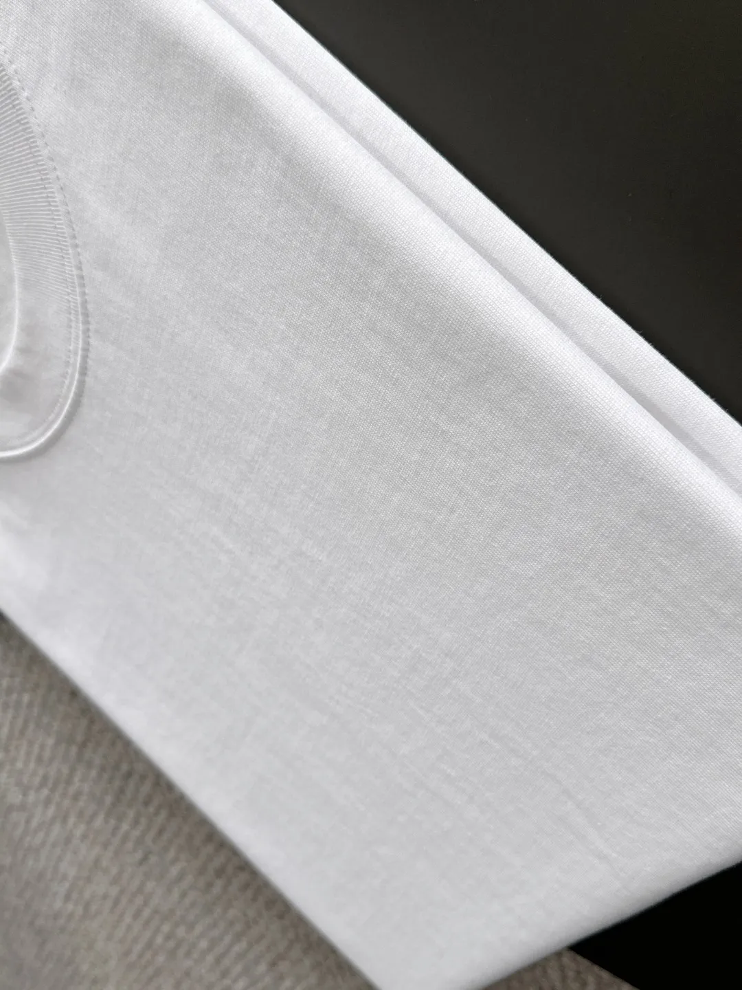 🅿️270 shipped next day Dior 2025 spring and summer new style (top quality, differentiated currency) launches short-sleeved double-yarn pure cotton fabric, early spring catwalk style, personalized and exclusive style, same style for men and women, using imported custom-dyed fabrics, back collar, chain bottom, fully shoulder-covering, no deformation or shrinkage when exposed to water, SIZE: M to 3XL