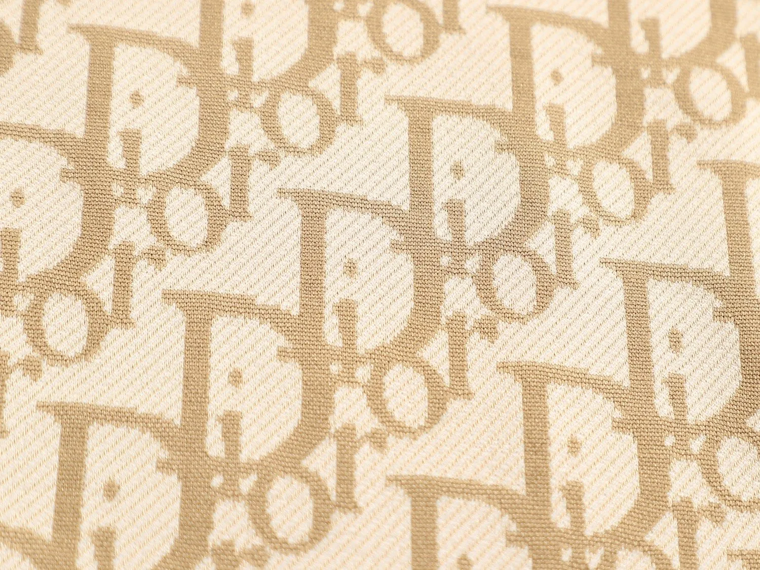 🅿️180 Doir Dior micro-wide version XS-L new exclusive limited edition 25 years of the latest and top-notch full printed logo dark pattern towel embroidered letter logo double sleeves back plaid patch exquisite heavy craftsmanship As the leader in the luxury world, 280g washed fabric T-shirts, D family is well-deserved. The first thing that catches the eye on the piece I am going to talk about today is the two loose and comfortable styles~~The ribbed round neck is the best modification of its version, while B family has the upper body LOGO listed on the front, and the unique pin design uses a color matching design to highlight the texture! Cow Black and white, the most traditional modification method and the simplest color scale contrast form the strongest and direct contrast, and this is often the most concise and clear minimalist modification method~~A nostalgic classic atmosphere also spreads in this work inadvertently! ! Coupled with the blessing of pure cotton material, both the upper body comfort and the existence are unparalleled. It can be said to be a must-have companion in summer. The excellent breathability and comfortable wearing feeling are unparalleled~ Recommended! ! Size: XS S M L Color: Black Apricot Size chart: