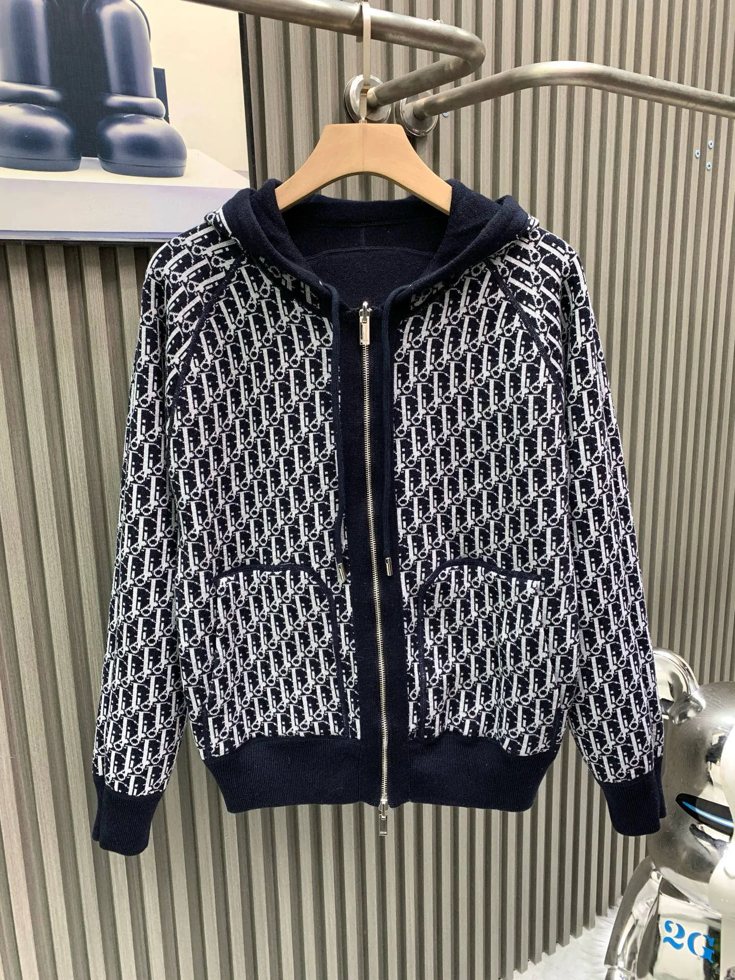 🅿️760 blue reverse