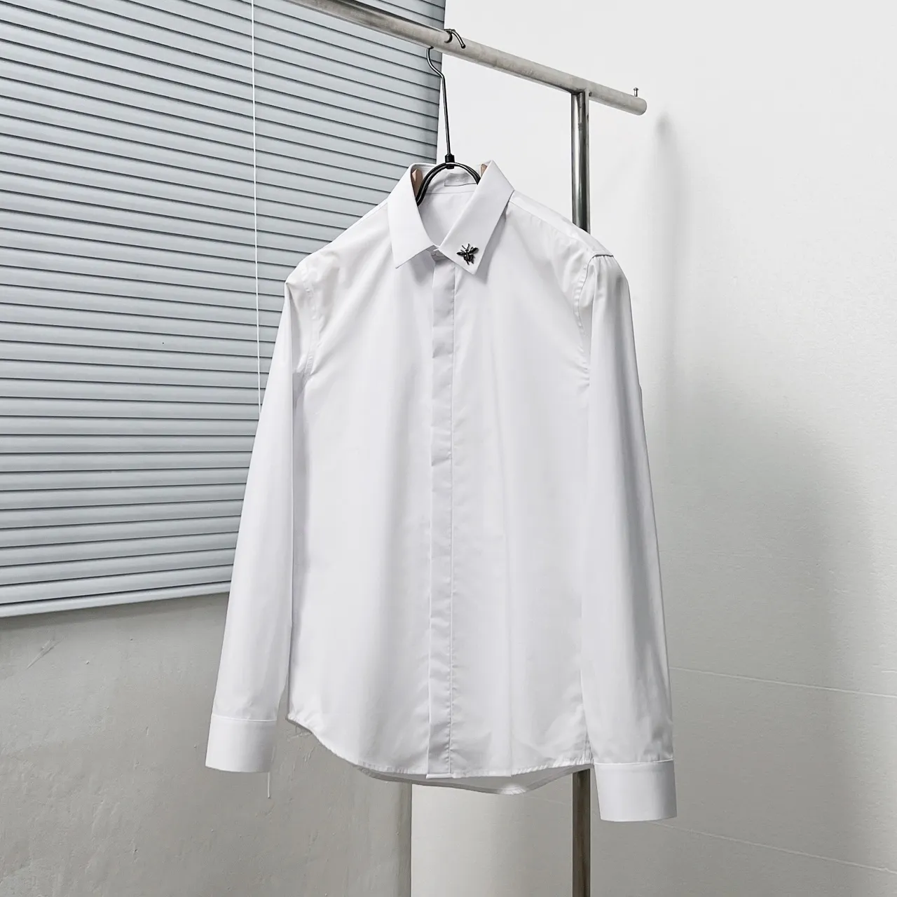 🅿️326 DIO*/Dior classic metal bee shirt with collar point Size: M-4XL Color: black white