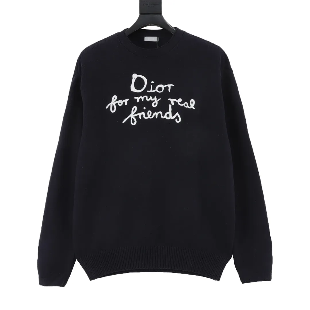 🅿️540 Dior letter embroidered knitted sweater, originally purchased for 13,500 and developed. The fabric is made of 16-count single yarn fabric. This fabric is woven from blended cotton yarn. When paired with a 7-needle machine, the effect is more three-dimensional. The embroidery uses 3D three-dimensional cotton thread embroidery. The embroidery technology is high-density and the number of stitches is sufficient to prevent linting, and the upper body effect is more high-end. This sweater displays the Dior For My Real Friends logo from the DIOR AND HYLTON NEL collaboration. Crafted from blue cotton-blend jersey, it has a regular fit with ribbed details and embroidery on the chest for added style. Size s-l