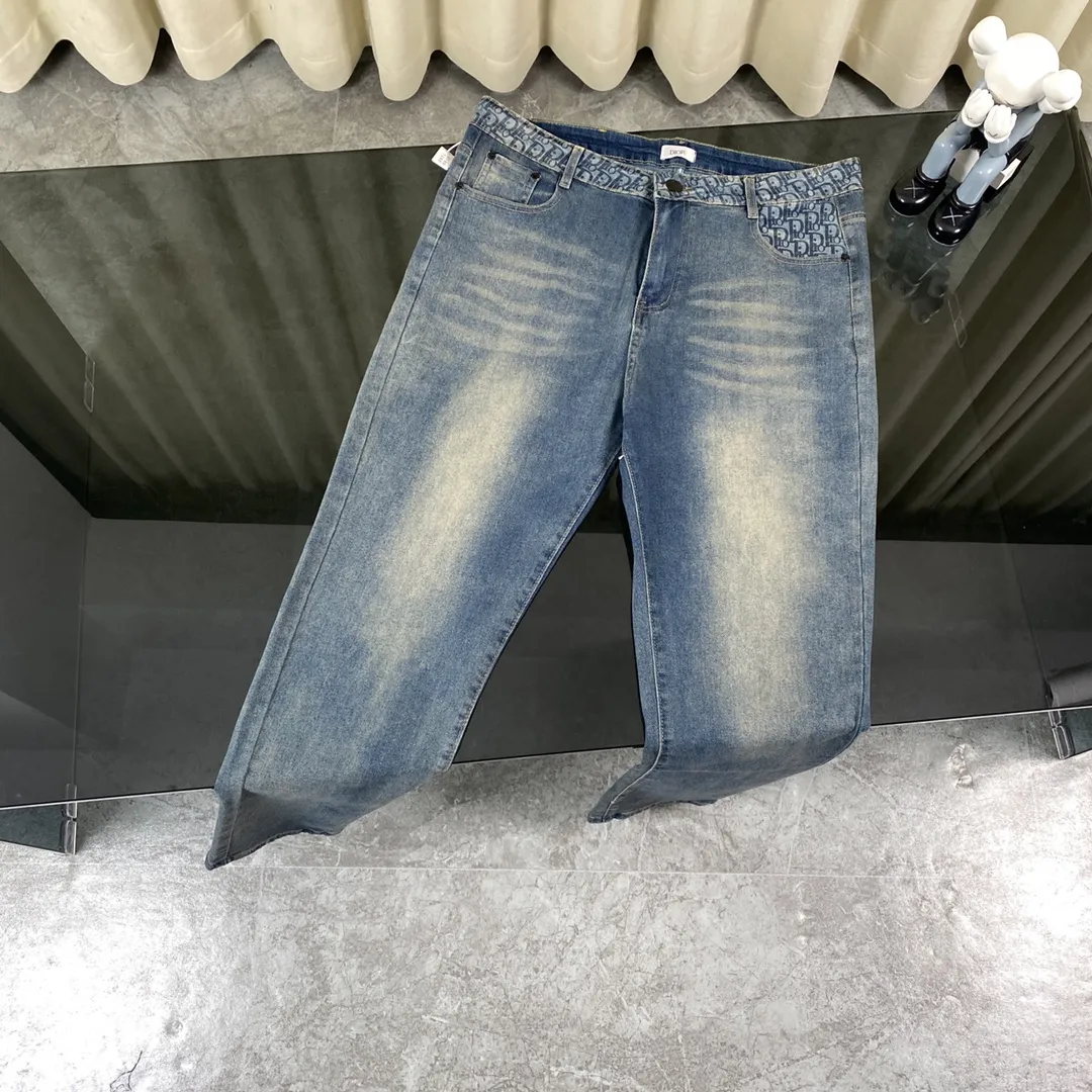 🅿️260 2024ss Dior Dior spring counter new product pocket jacquard super soft leather label Little Bee straight jeans Dior's latest top material super soft high cotton washed denim fabric! The washing cost of each piece is as much as three times that of conventional craftsmanship. The touch is extremely delicate. Once you get the actual item, you really can’t put it down. It has a full sense of high-end! The real counters use materials worth more than a thousand yuan, giving you an unparalleled sense of luxury!  Details after details! The latest first launch model! The whole body has a simple and elegant design, and the back pockets of the pants are made of high-quality craftsmanship. The belt is extremely exquisite! Real materials inside, just for the ultimate touch, without sacrificing high cost!  World premiere new product! Hot-selling items at the counter, the ultimate luxury! Whether it is for personal wear or as a gift, it is a king-level choice! No pressure to manage any large business occasions and high-end private clubs! Highly recommended to buy!   Color: Denim blue Size: S M L XL equivalent to 30 32 34 36