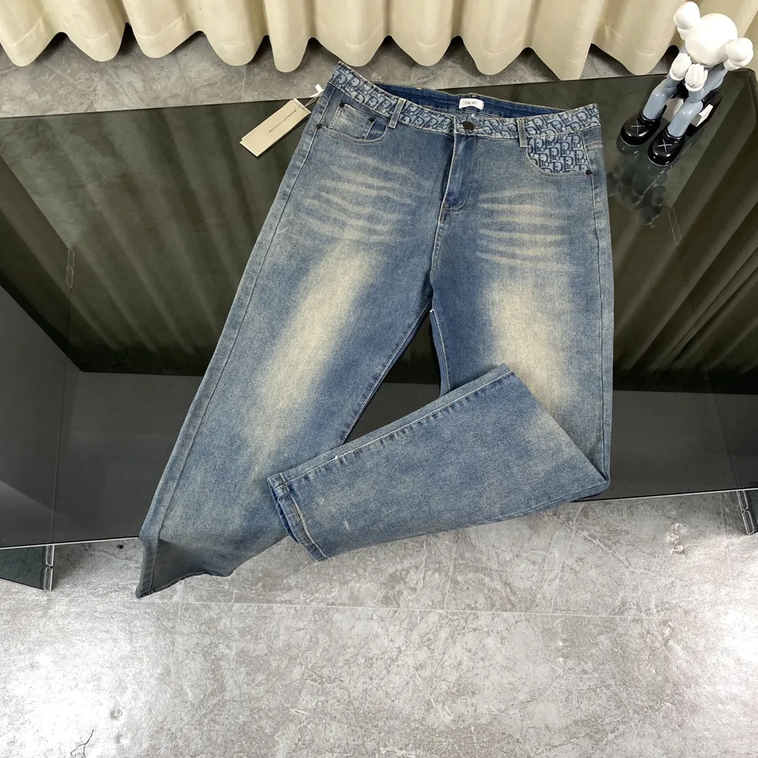 🅿️260 2024ss Dior Dior spring counter new product pocket jacquard super soft leather label Little Bee straight jeans Dior's latest top material super soft high cotton washed denim fabric! The washing cost of each piece is as much as three times that of conventional craftsmanship. The touch is extremely delicate. Once you get the actual item, you really can’t put it down. It has a full sense of high-end! The real counters use materials worth more than a thousand yuan, giving you an unparalleled sense of luxury!  Details after details! The latest first launch model! The whole body has a simple and elegant design, and the back pockets of the pants are made of high-quality craftsmanship. The belt is extremely exquisite! Real materials inside, just for the ultimate touch, without sacrificing high cost!  World premiere new product! Hot-selling items at the counter, the ultimate luxury! Whether it is for personal wear or as a gift, it is a king-level choice! No pressure to manage any large business occasions and high-end private clubs! Highly recommended to buy!   Color: Denim blue Size: S M L XL equivalent to 30 32 34 36