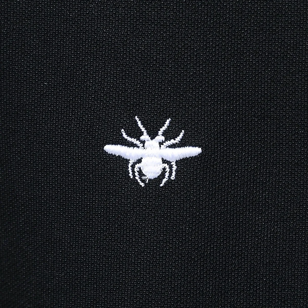 🅿️190 Item No. D41 (Dior classic little bee embroidered logo POLO shirt) Dior Dior 24ss new little bee letter embroidered logo lapel Polo shirt short-sleeved T-shirt. The counter restores the top replica for men and women. The own factory style is very good, business commuting, classic POLO lapel design, the classic small logo embroidery design on the chest highlights personality, making the entire line smoother, the most classic evergreen small logo design Exquisite embroidered logo design on the chest, pure cotton texture that is skin-friendly and comfortable. Suitable for both business and leisure. The piqué cotton fabric is more breathable and dry than ordinary knitted fabrics. 3D three-dimensional tailoring technology, the upper body is three-dimensional. The embroidery on the chest is full of details, and the embroidery with thousands of needles is three-dimensional and full. It is made of 240 grams of pure cotton piqué cotton fabric and customized buttons. Top quality product. Color: Black Size: S/M/L/XL