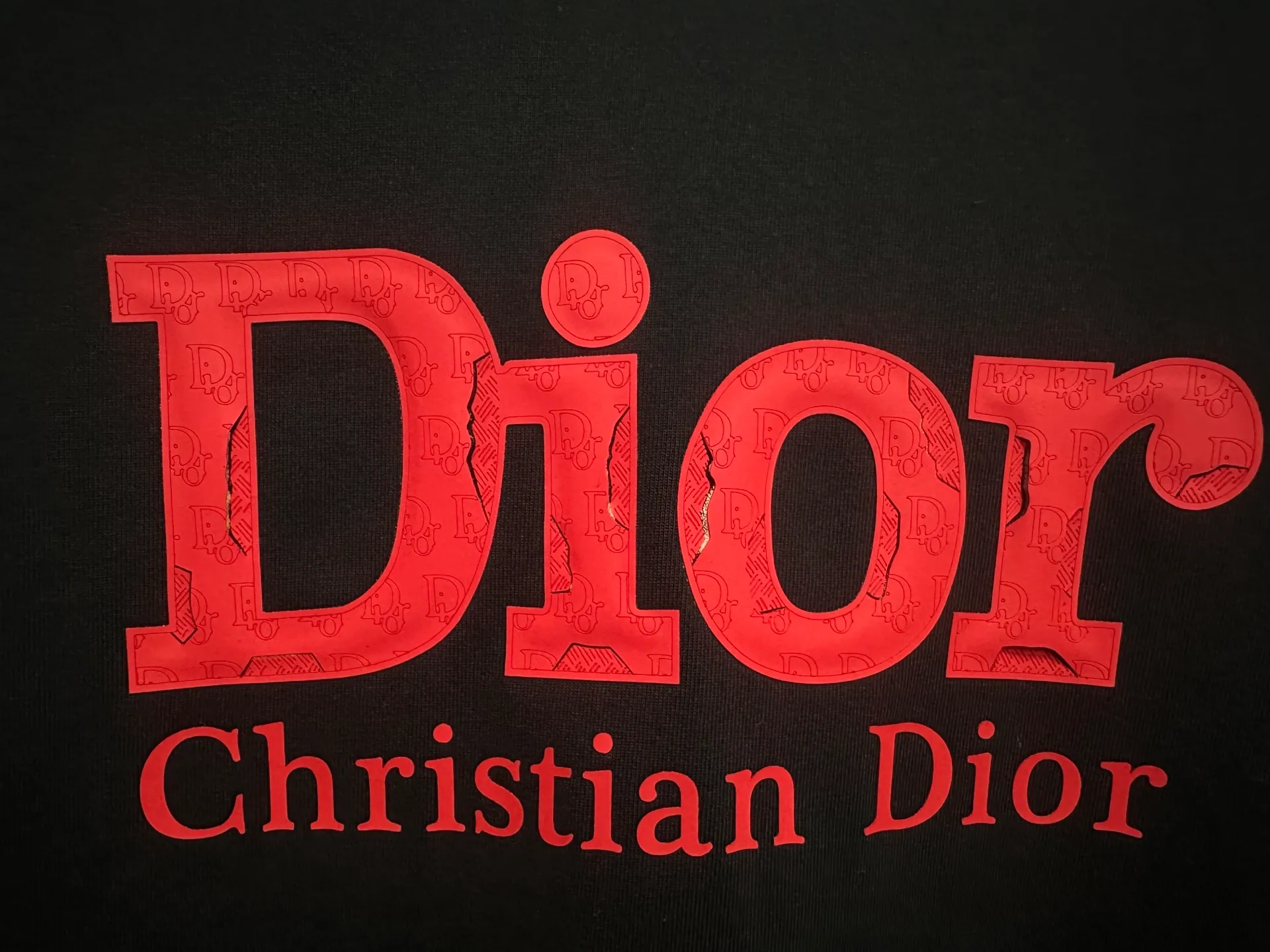 🅿️170 [dior] Dior 25ss letter burst sponge short sleeves. Customized 280g same vat dyed fabric. Very comfortable to the touch. The latest brick cabinet in spring and summer is fashionable and versatile. It is very suitable for both men and women. A must-have hangtag. Collar label. Washed wheat three labels are complete. Color: black white. Size: S-XL.
