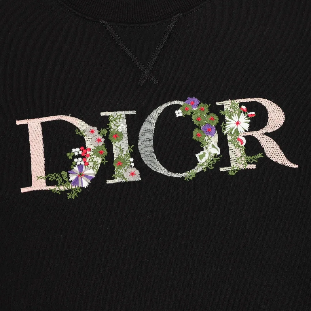 🅿️500 DIOR/Dior Gradient floral letter embroidery round neck sweatshirt, custom-woven and dyed fabric, customized triangle thread on the neck + thread on both sides, imported Tajima embroidery on the chest, letter pattern base + partial floral embroidery after gradient dyeing process, three-label accessories and hardware are all molded and customized Size: XS-L
