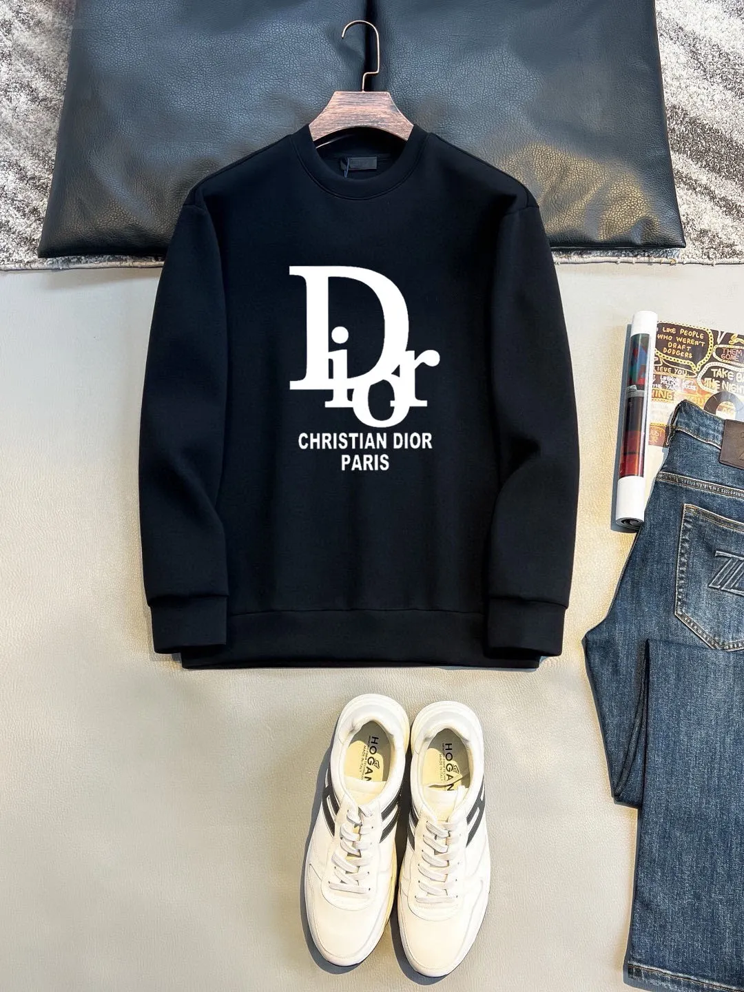 🅿️220 brand [DIOR Dior] (good news for fat people) 2025ss autumn latest long-sleeved round-neck sweatshirt, on sale simultaneously on the official website. Refreshing and breathable. Made of top Tencel Roman. Comfortable and soft. 3D three-dimensional clarity. Super fashion sense. Great for gifting and keeping for yourself. Size: M-5XL (can wear up to 220 pounds)