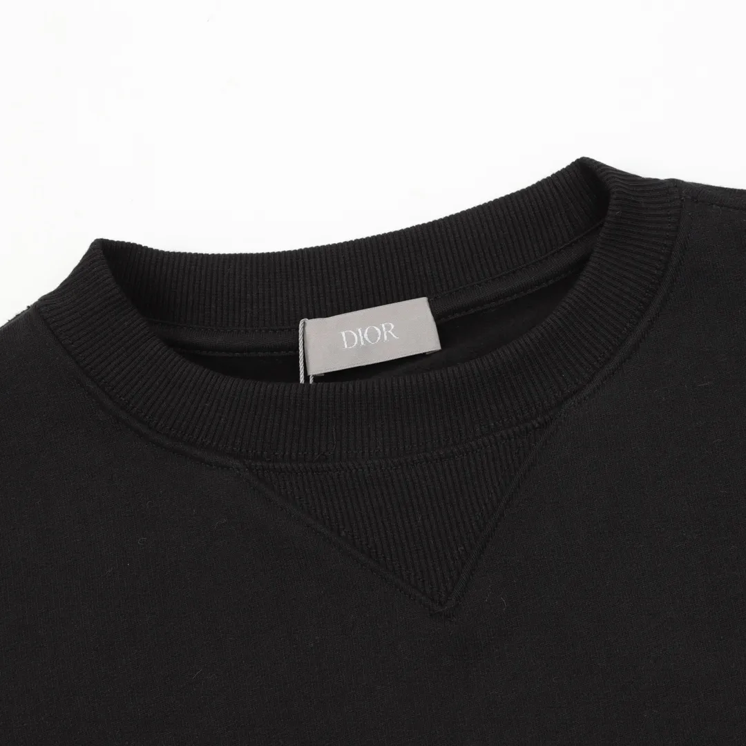 🅿️500 Dior/Dior 23Fw gradient floral letter embroidery round neck sweatshirt, custom-woven and dyed fabrics, customized triangle threads on the neckline + threads on both sides, imported Tajima embroidery on the chest, letter pattern base + partial floral embroidery after gradient dyeing process, three-label accessories and hardware are all custom molded Size: S-XL