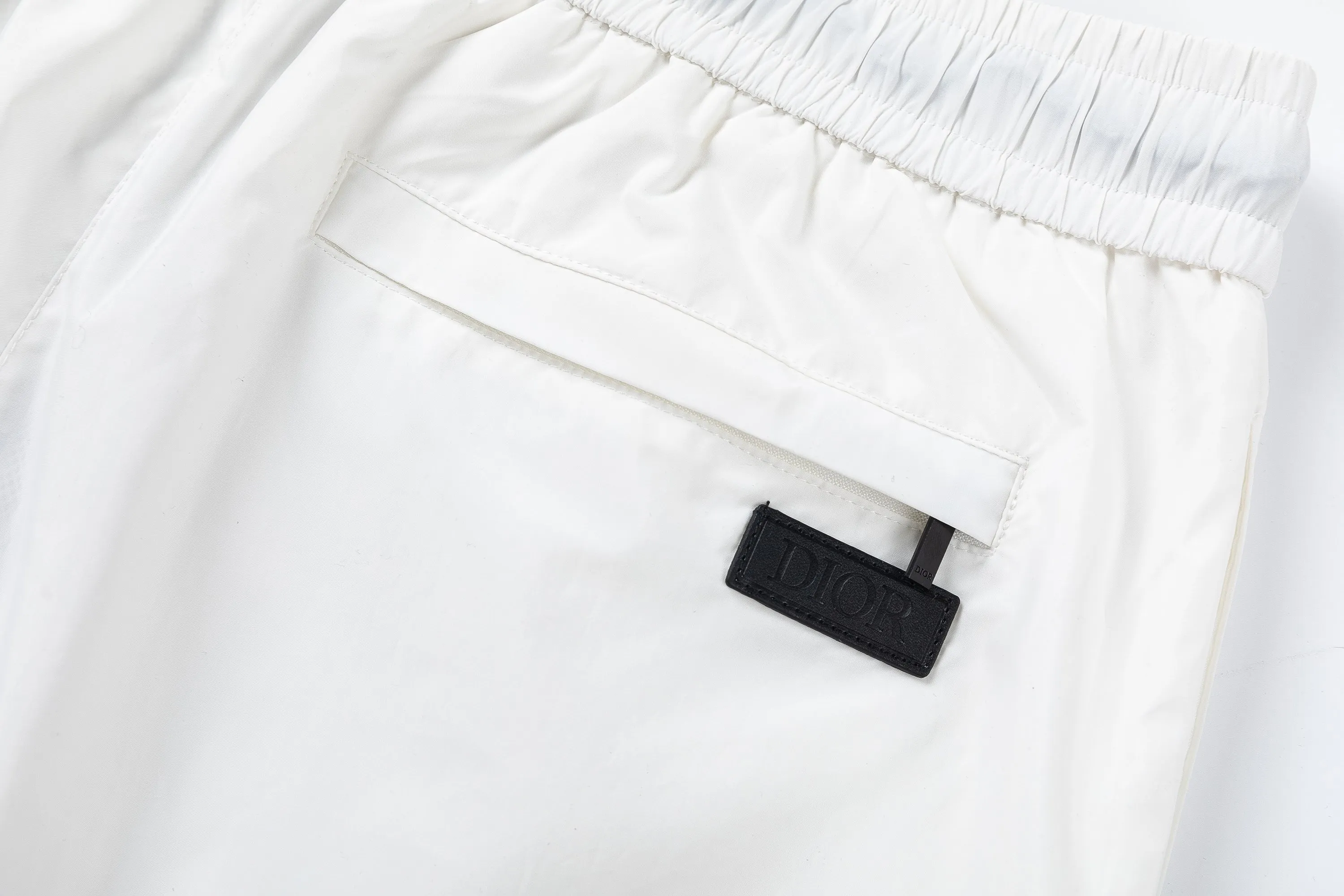 🅿️210 DiRO Dior 2025 spring and summer logo embroidery. New fashionable beach shorts, with lining and mesh shorts! The official website is synchronized with the original 1-1 replica, the original hardware is selected from high-quality polyester fiber fabrics, with a delicate feel, a must-have item for summer, and the upper body effect is super handsome! Color: Black White Size: S M L XL XXL