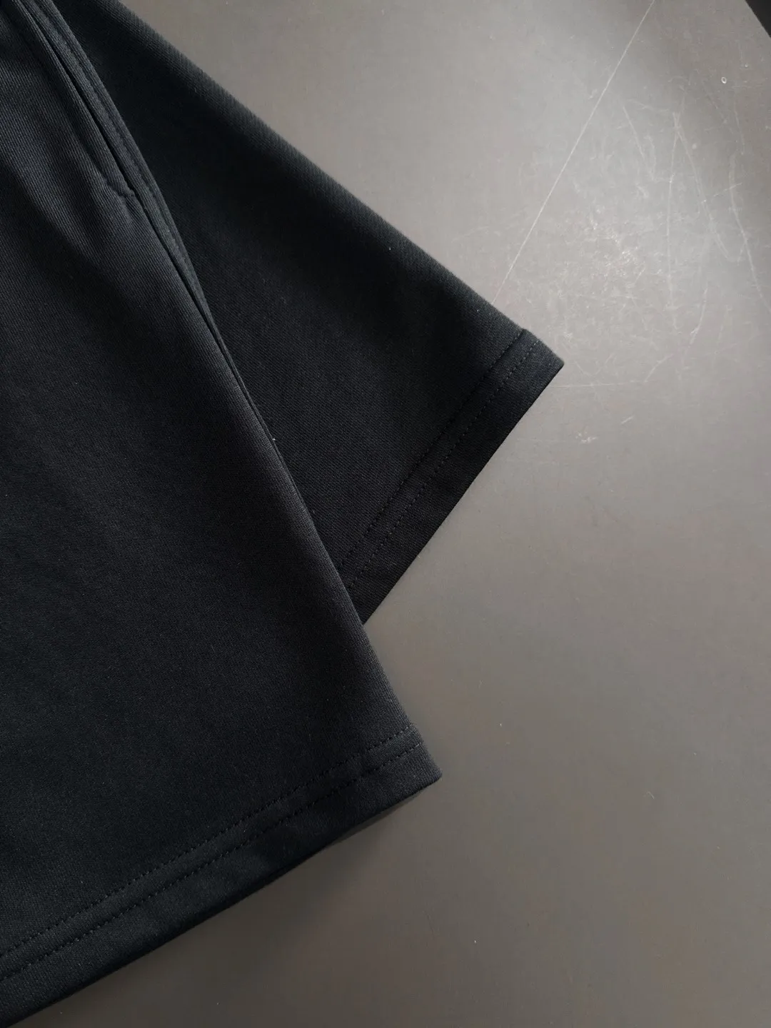 🅿️330 Next day shipping High-end goods Dior 2025 new spring and summer elastic band casual solid color loose shorts, the hem of the trousers is stitched with two stitches, the stitching is fine and firm, the fabric is customized at the counter, has high breathability and comfort, and the details are impeccable. The design concept of brand elements reflects high quality. It feels delicate and soft! It presents a casual cut and the upper body shape is great! Size: S-XXL