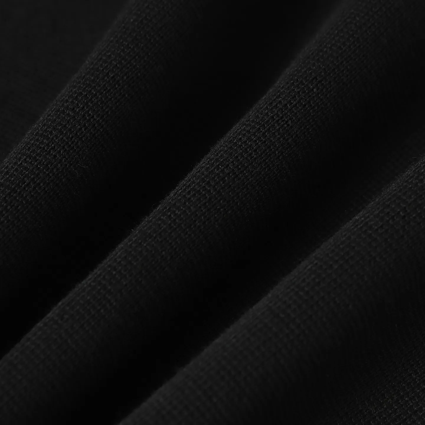 🅿️470 Dior CD letter new woolen jacket The original 15594 was purchased and developed, using 48 counts of ultra-fine 50% wool and 50% cotton blended yarn. It uses an imported 14-gauge wool loom to double-sided three-dimensional weaving. A single piece takes 270 minutes per piece. The letters on the chest are molded and customized with silicone three-dimensional relief embossing technology. The No. 5 thread double-pull letter zipper is customized. The overall routing is straight and delicate, the fabric is comfortable and soft, and the color is consistent without color difference. It can be matched with the same style to create a fashionable look, and can be used in various occasions. Customized accessories, complete with three standards, same style for men and women! Size: S M L XL