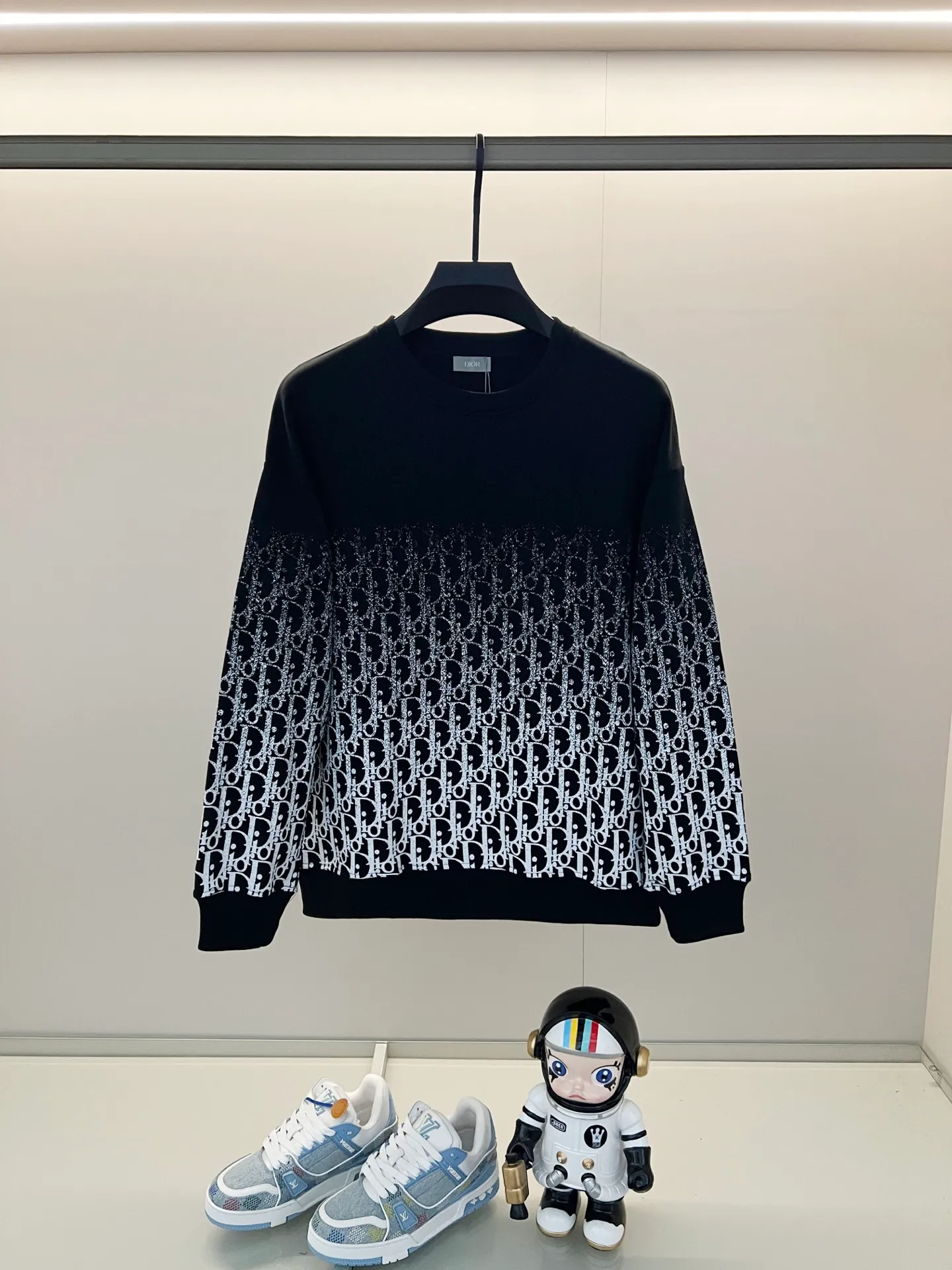 🅿️250 DIOR/Dior 420g pure cotton round neck sweatshirt, presbyopic gradient brand letters half-body printed LOGO, official synchronization, high version, high quality, fashionable personality, versatile trend, pure original quality, original fabric, tag, collar label, washed wheat, complete three standards, color: black, apricot. Size: XS-L