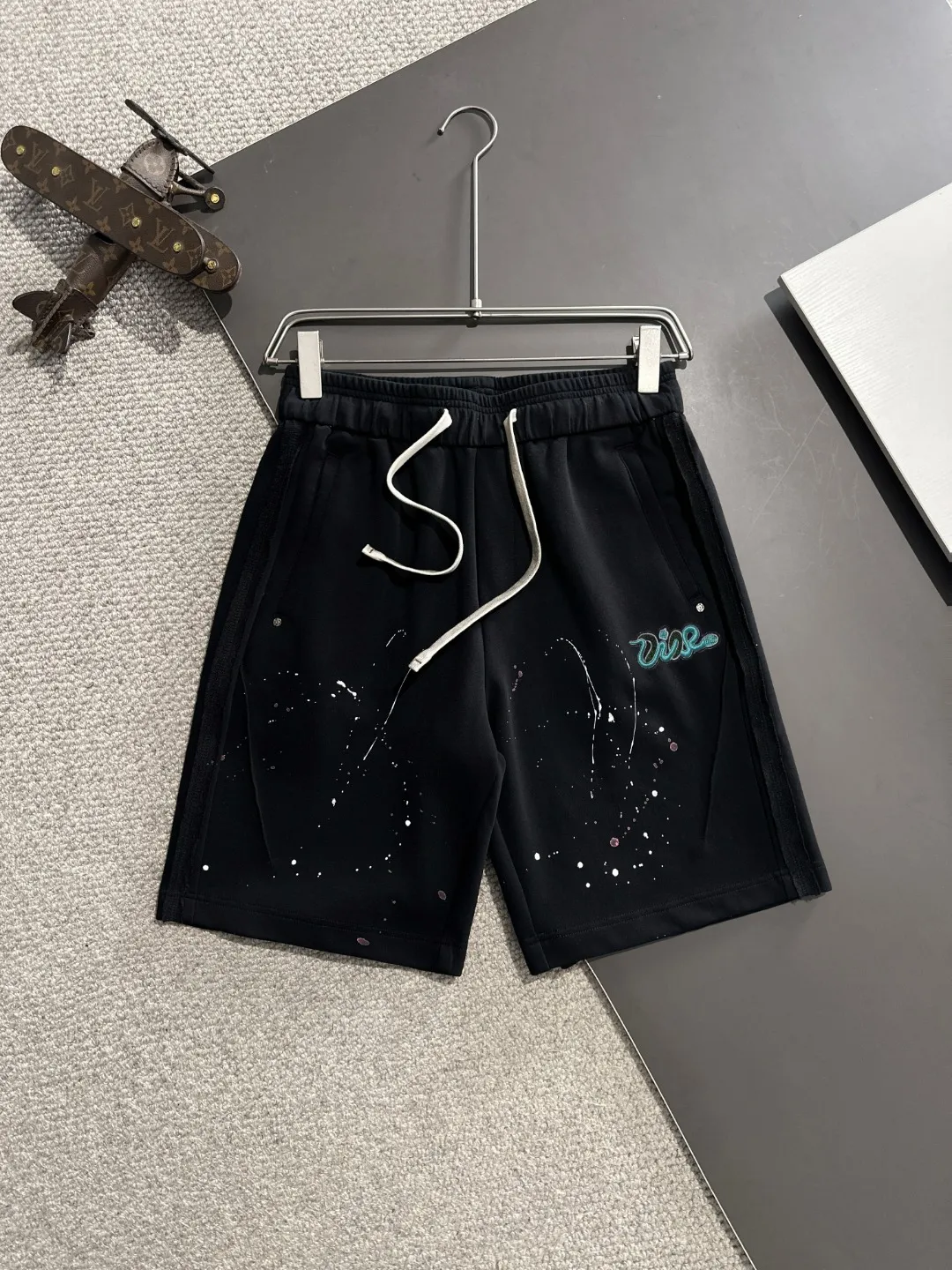 🅿️330 Next day shipping High-end goods Dior 2025 spring and summer new elastic band casual shorts, custom-made fabrics at the counter. High breathability and comfort, impeccable details, brand element design concept, reflecting high quality. It feels delicate and soft! It presents a casual cut and the upper body shape is great! Size: M-4XL