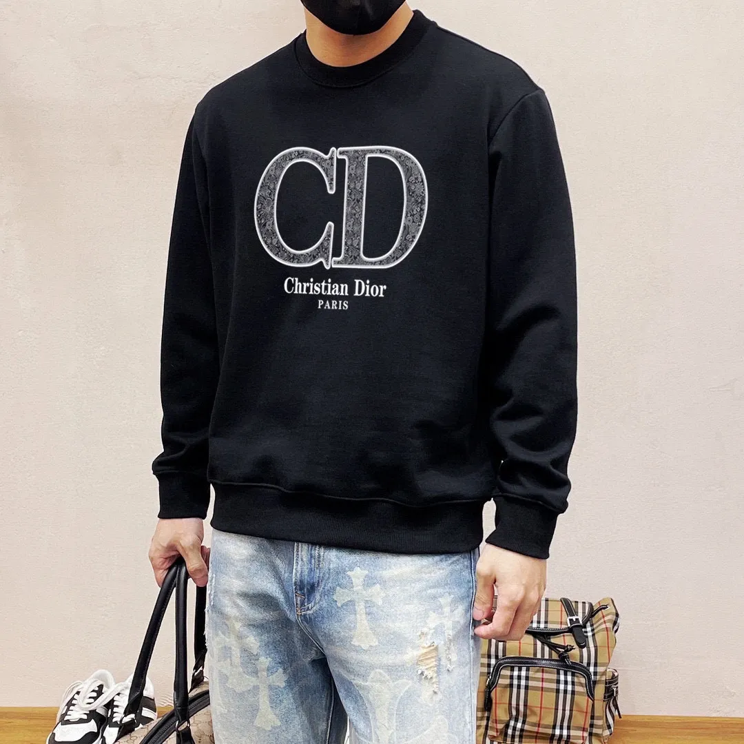 🅿️220 brand [DIOR Dior] (good news for fat people) 2025ss autumn latest long-sleeved round-neck sweatshirt, on sale simultaneously on the official website. Refreshing and breathable. Made of top Tencel Roman. Comfortable and soft. 3D three-dimensional clarity. Super fashion sense. Great for gifting and keeping for yourself. Size: M-5XL (can wear up to 220 pounds)