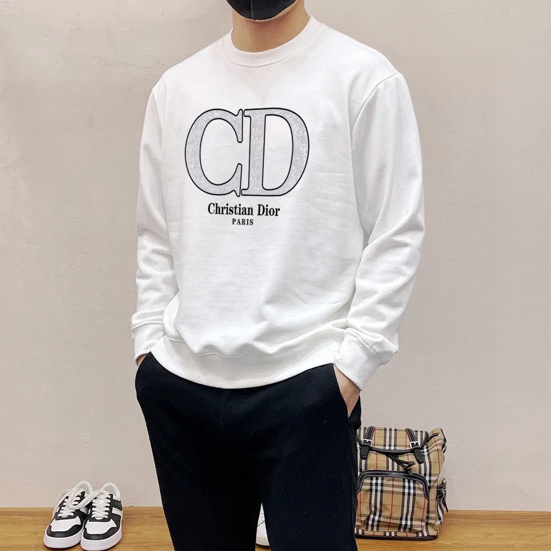 🅿️220 brand [DIOR Dior] (good news for fat people) 2025ss autumn latest long-sleeved round-neck sweatshirt, on sale simultaneously on the official website. Refreshing and breathable. Made of top Tencel Roman. Comfortable and soft. 3D three-dimensional clarity. Super fashion sense. Great for gifting and keeping for yourself. Size: M-5XL (can wear up to 220 pounds)