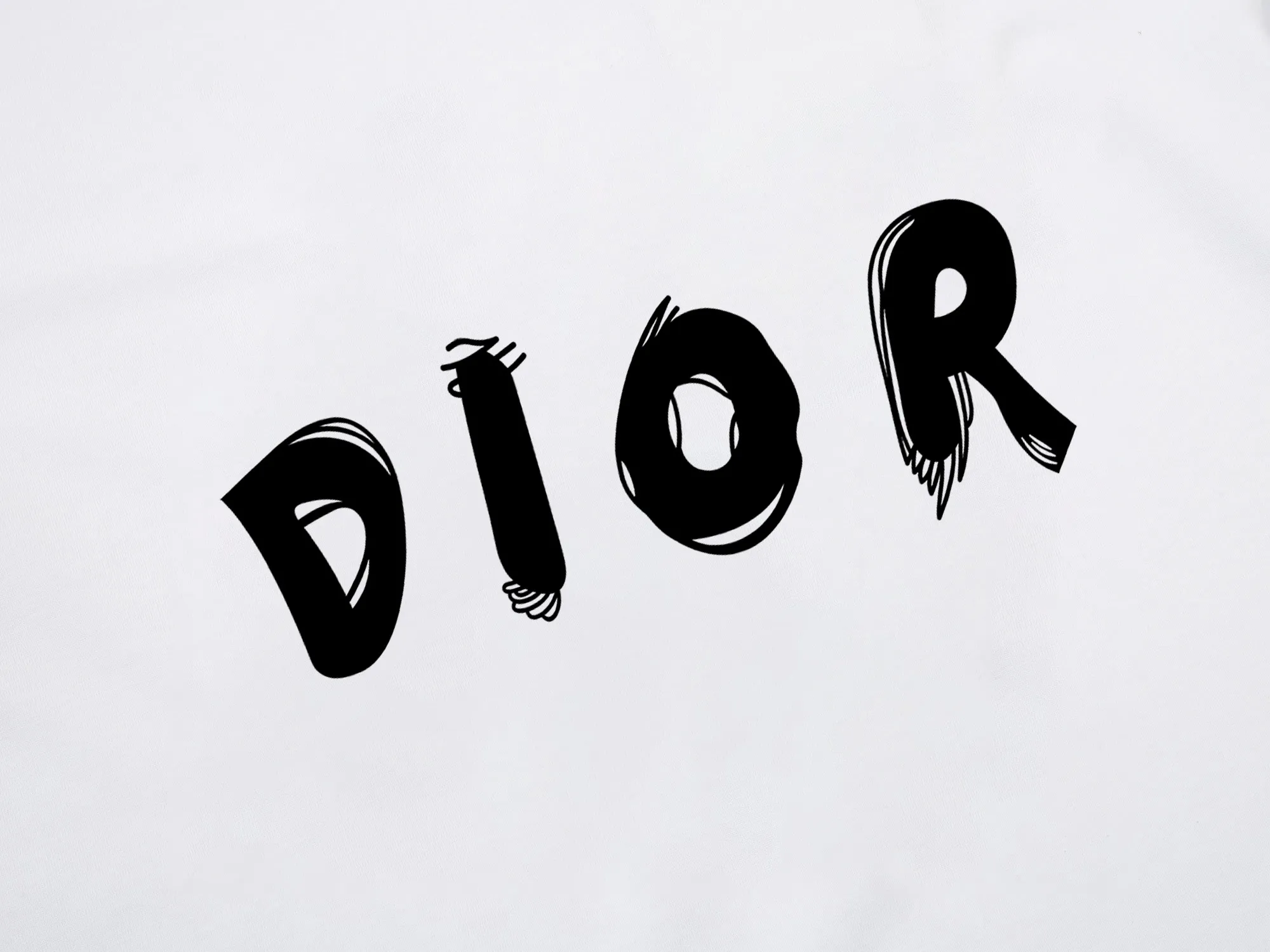 🅿️170 DIOR printed letters‼ ️Short-sleeved T-shirt® *Customized 280g cotton fabric, the fabric is soft, skin-friendly and comfortable *Laminated letter logo on the front *A very simple and elegant one that is unparalleled in terms of upper body comfort, interpreting your luxury and taste, and creating your fashionable charm. ⚠️Washing method: It is recommended to dry clean or wrap the reverse side in a laundry bag and machine wash it quickly in cold water and let it dry naturally! ⚠️ Unisex style 𝐂𝐎𝐋𝐎𝐔𝐑: White Black 𝐒𝐈𝐙𝐄: S-XL