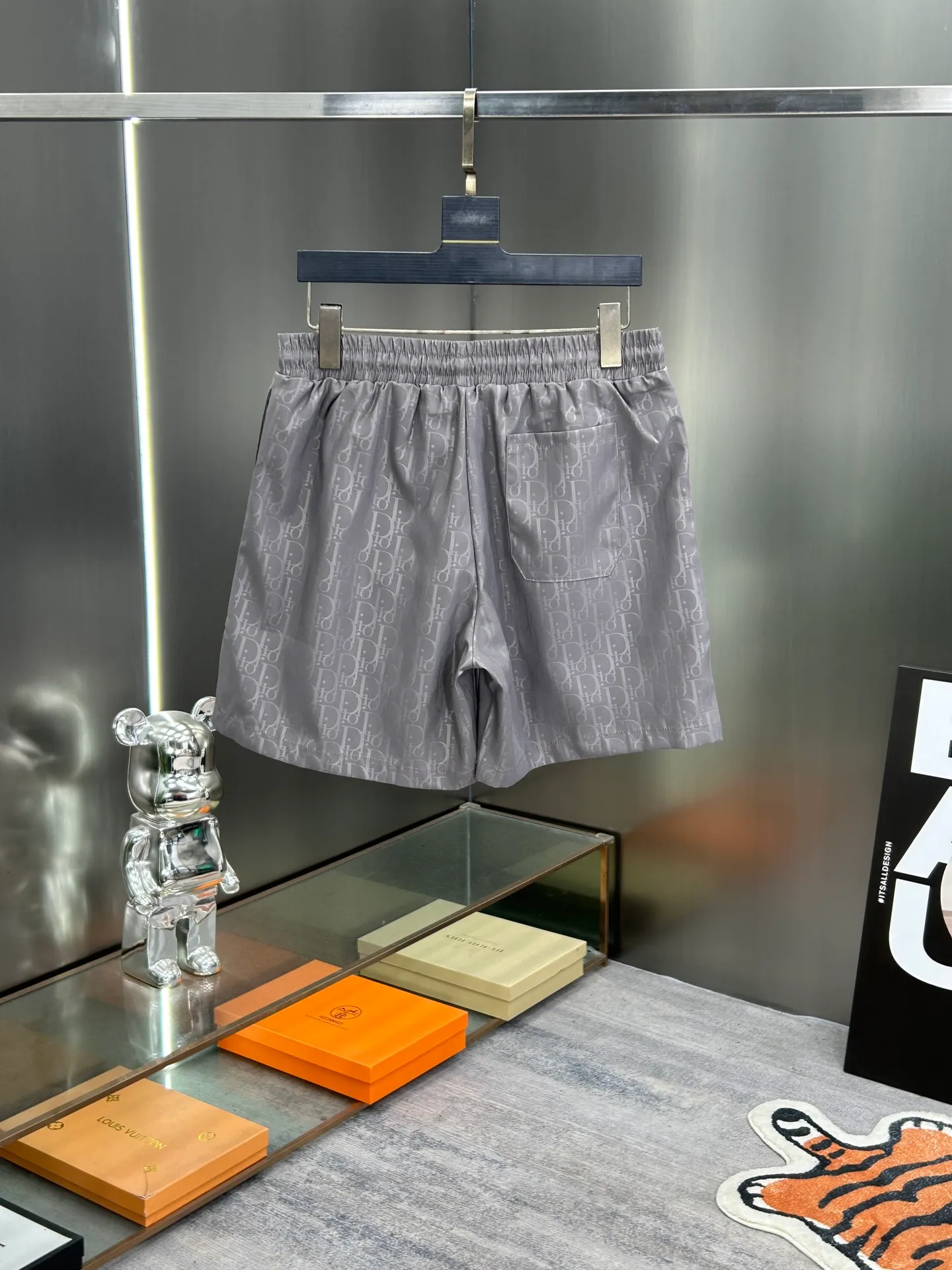 🅿️160 DIOR 2025 spring and summer new beach shorts, five-point shorts! Synchronized with the official website. Original 1-1 replica, fine workmanship, original hardware, selected high-quality polyester fiber fabric, delicate feel, a must-have item for summer, super handsome upper body effect, super real shooting, close contact with texture! Size: M-3XL