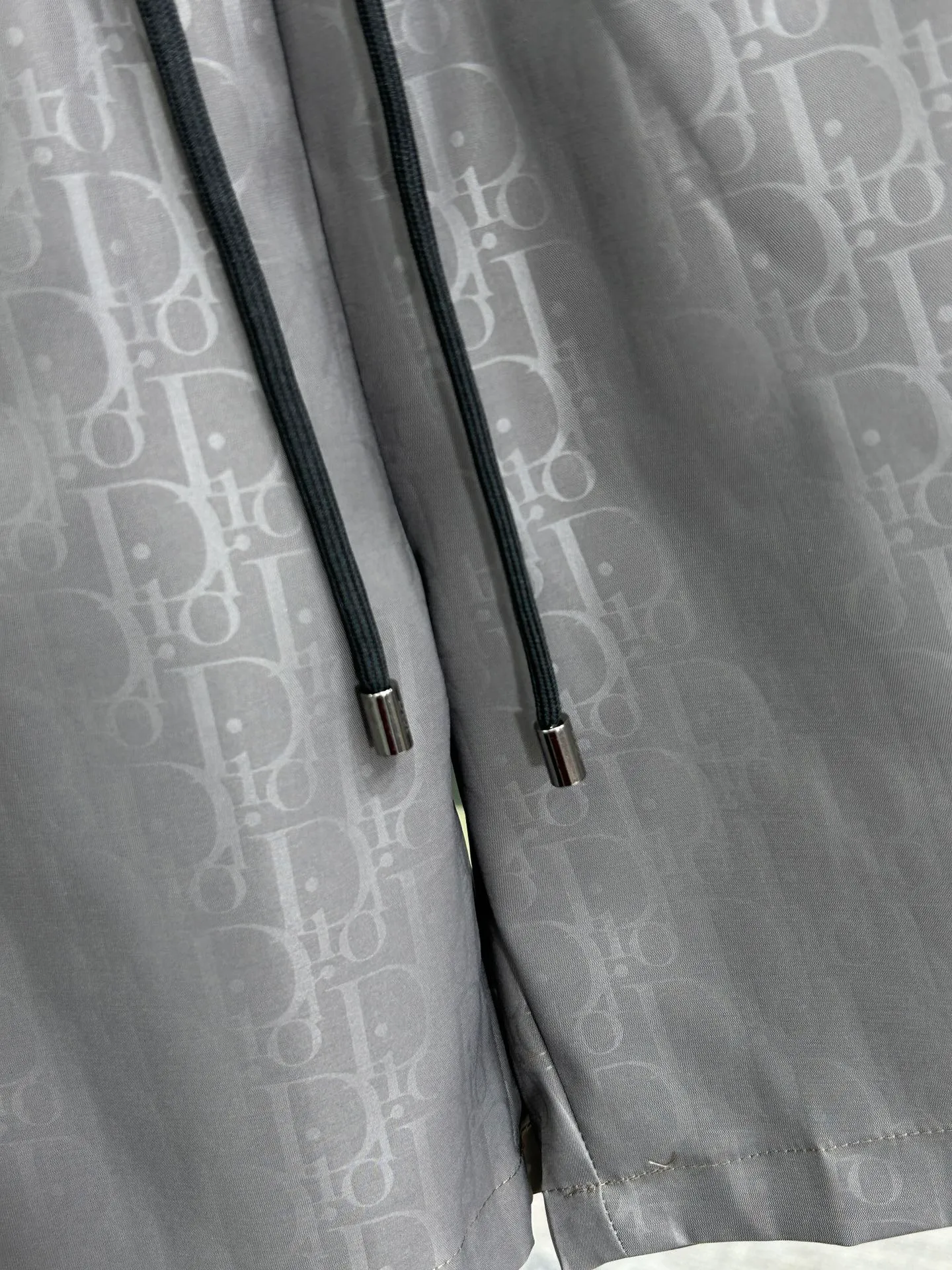 🅿️160 DIOR 2025 spring and summer new beach shorts, five-point shorts! Synchronized with the official website. Original 1-1 replica, fine workmanship, original hardware, selected high-quality polyester fiber fabric, delicate feel, a must-have item for summer, super handsome upper body effect, super real shooting, close contact with texture! Size: M-3XL