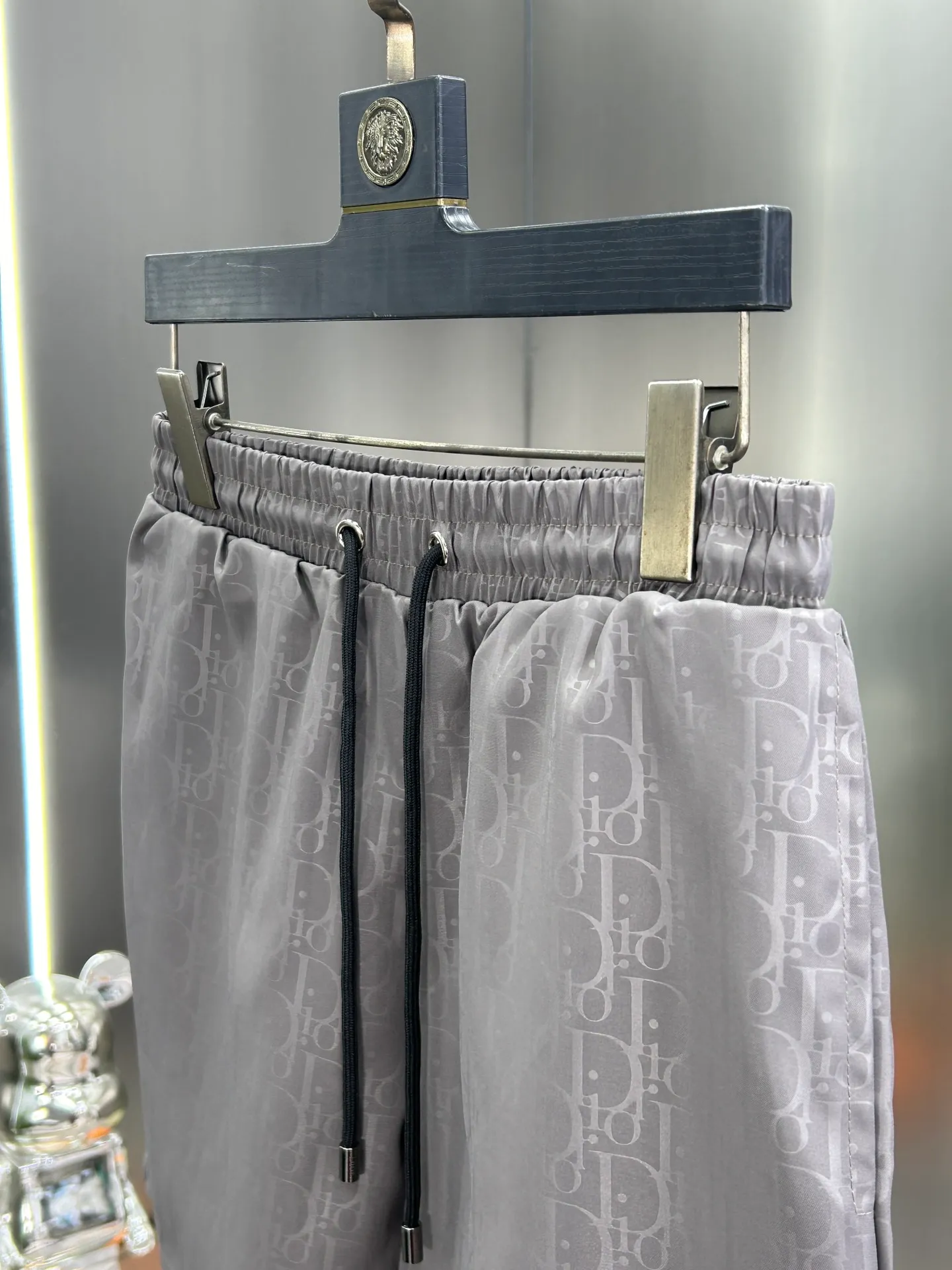 🅿️160 DIOR 2025 spring and summer new beach shorts, five-point shorts! Synchronized with the official website. Original 1-1 replica, fine workmanship, original hardware, selected high-quality polyester fiber fabric, delicate feel, a must-have item for summer, super handsome upper body effect, super real shooting, close contact with texture! Size: M-3XL