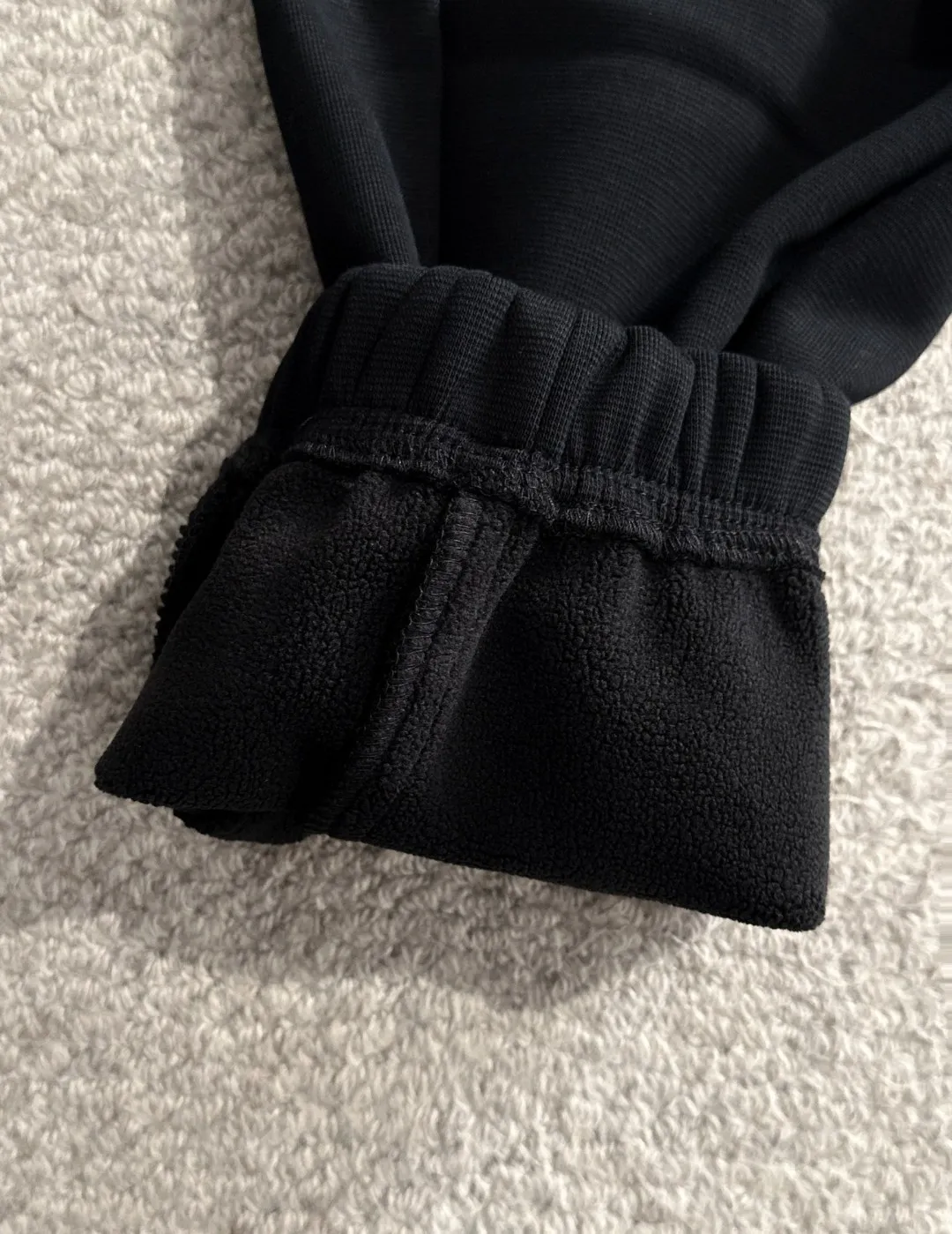 🅿️380 next day shipping Dior 2025 new early spring elastic band casual pants, thickened with velvet to keep warm. The custom-made fabrics at the counter are highly breathable and comfortable, with impeccable details and brand element design concepts, reflecting high quality. It feels delicate and soft! It presents a casual cut and the upper body shape is great! Size: M-4XL